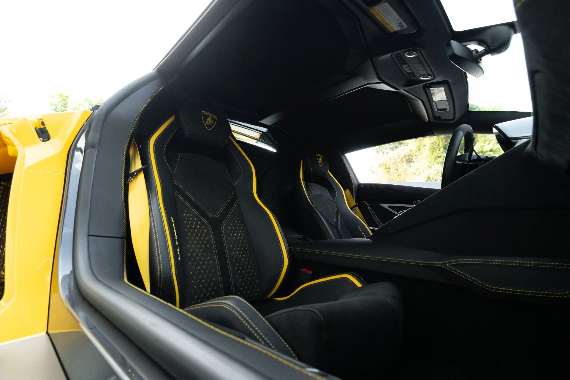 mph060_3721353728_Used_2022_Lamborghini_Aventador_LP_780_4_Ultimae_1757714109_643c5278cb