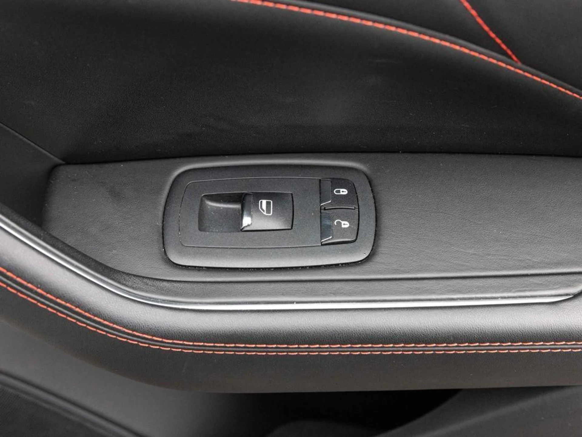 mph060_3722298257_490082366_697e1d8f241a57c3178fffe8_f7a262d881