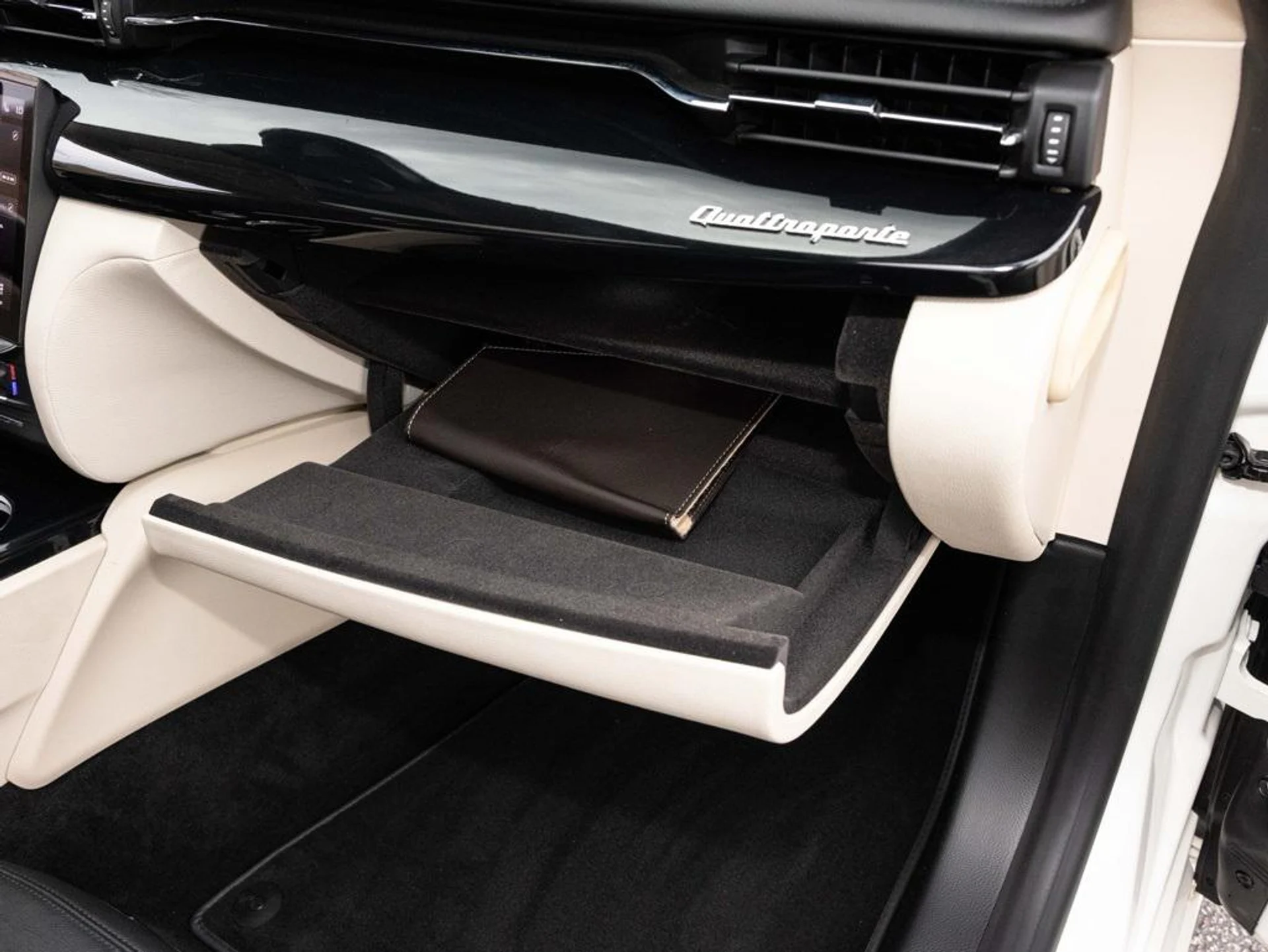 mph060_3745425626_472374605_6925efe242064a968b9b85e4_18e78f5468