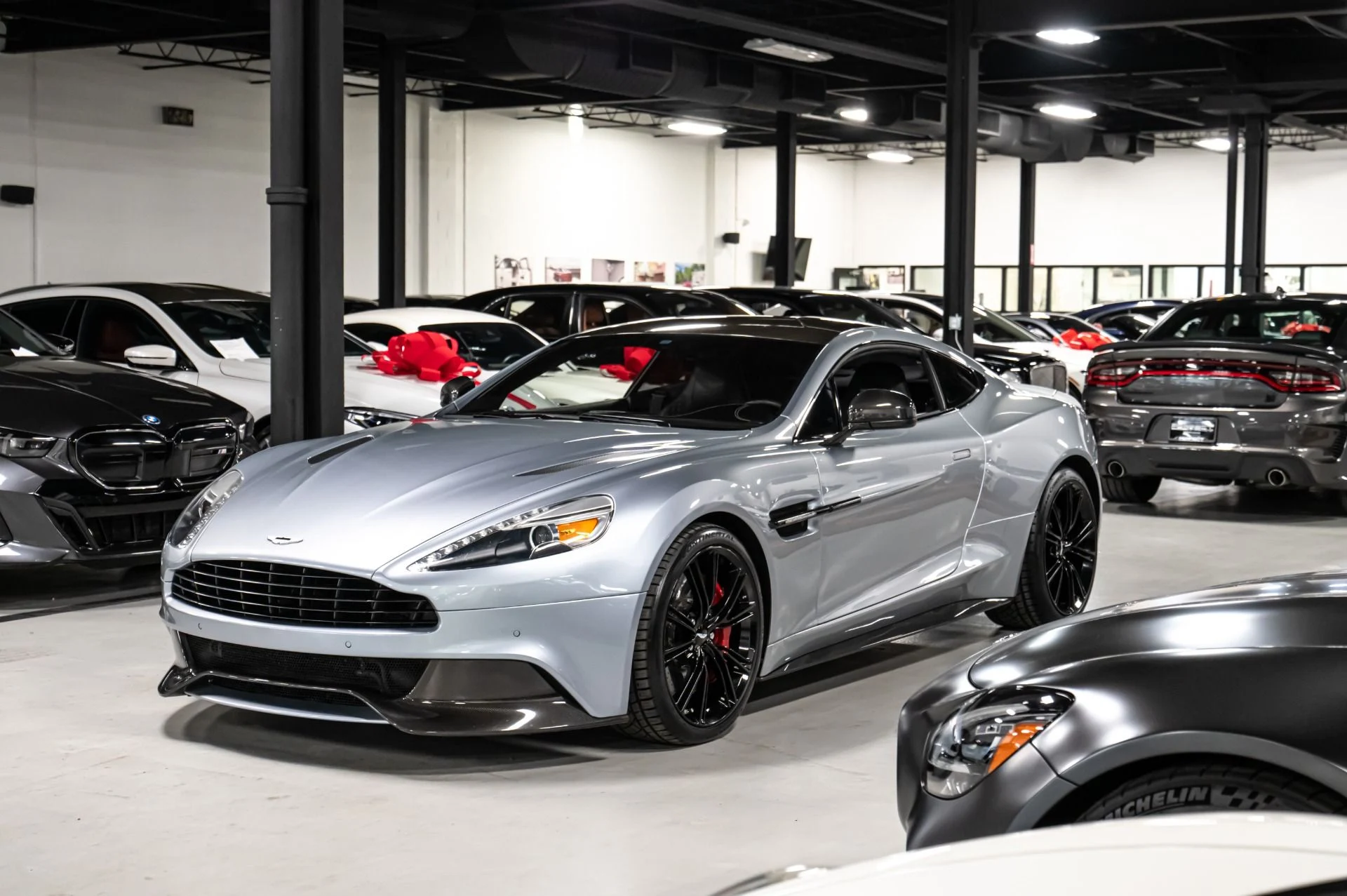 mph060_3766062352_Used_2014_Aston_Martin_Vanquish_V12_1729699077_e3e1fc7a2b
