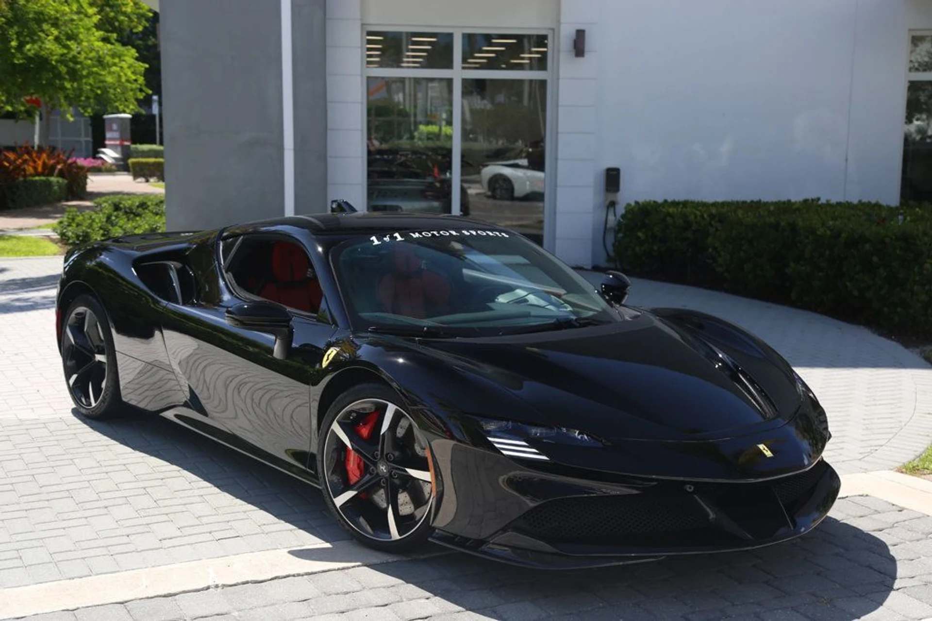 mph060_3775618639_used_2021_ferrari_sf90_stradale_coupe_14354_22430757_61_1024_4816c85e07
