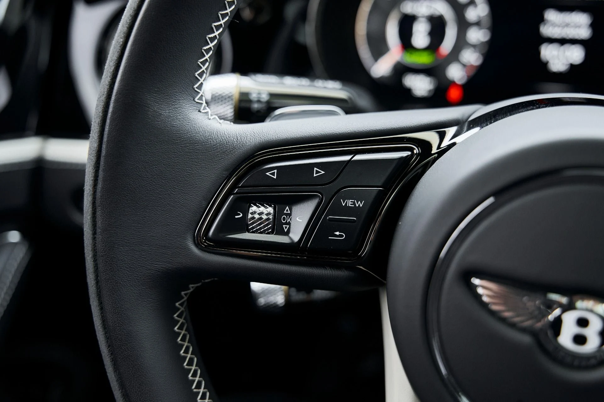 mph060_3792187740_Used_2025_Bentley_Flying_Spur_Speed_1769137129_04ae282185