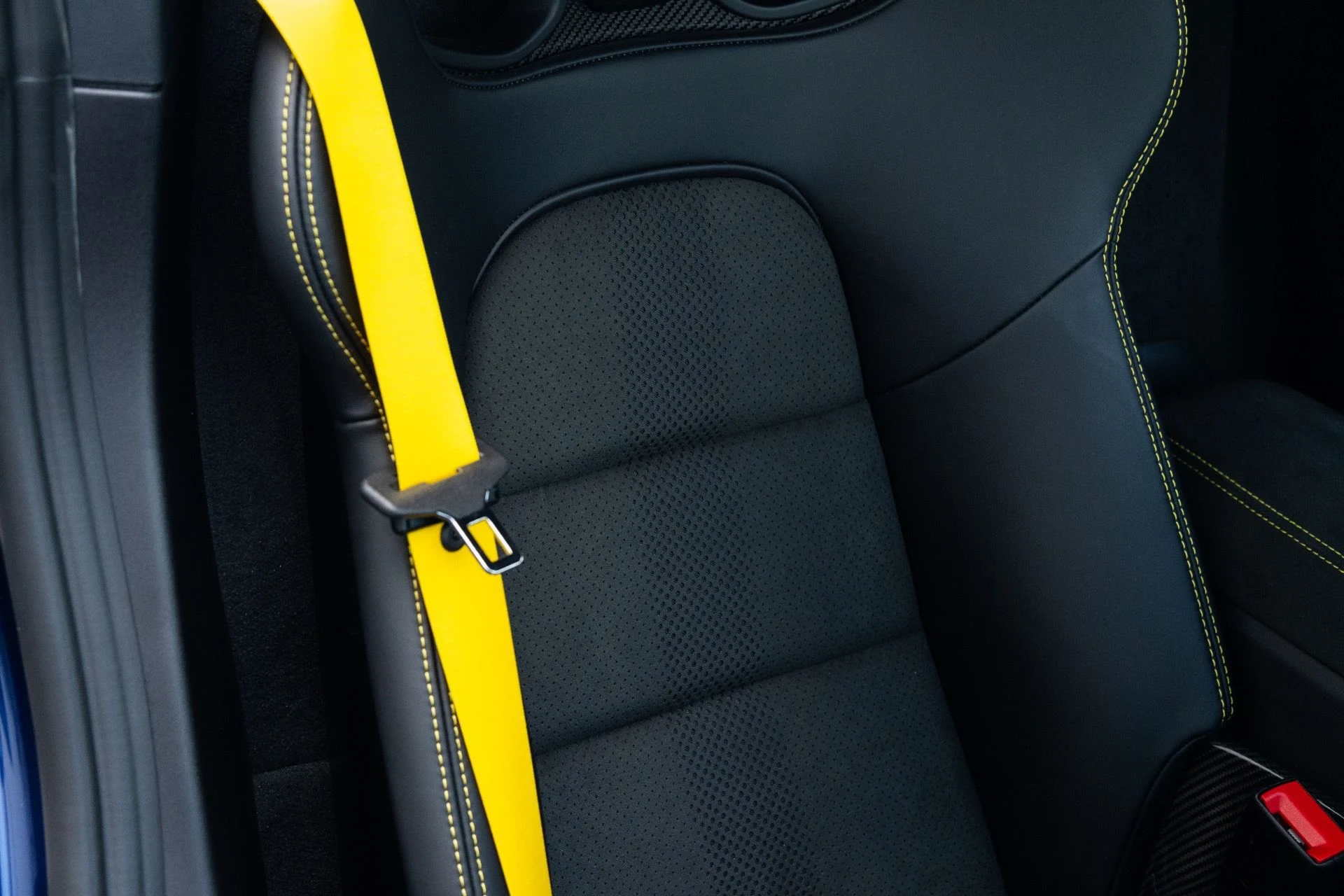 mph060_3812096128_Used_2024_Porsche_718_Cayman_GT_4_RS_1775021157_2c4a2c3e34