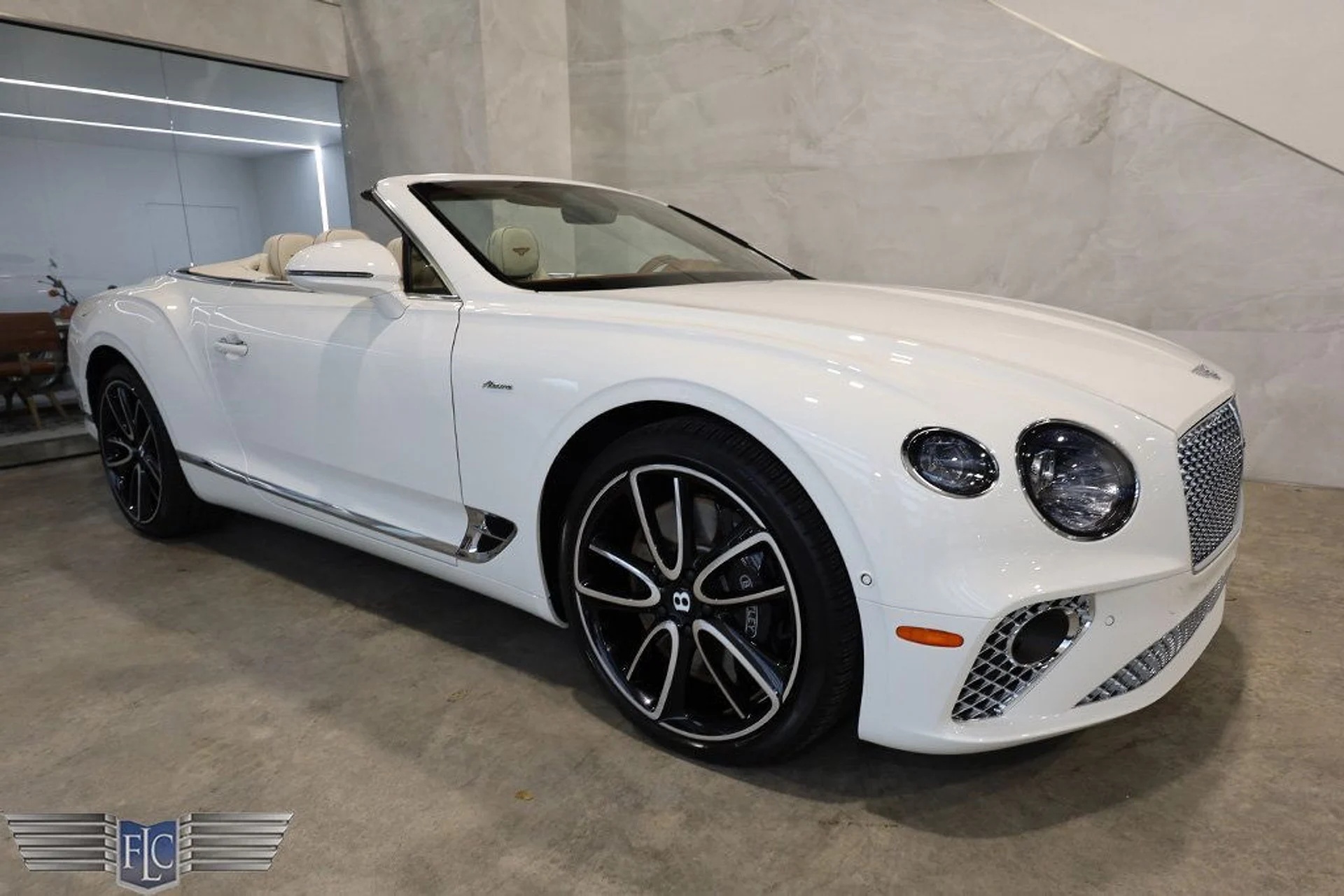 mph060_3830745672_used_2023_bentley_continental_gtazureconvertible_9689_22727335_61_1024_354ed52657