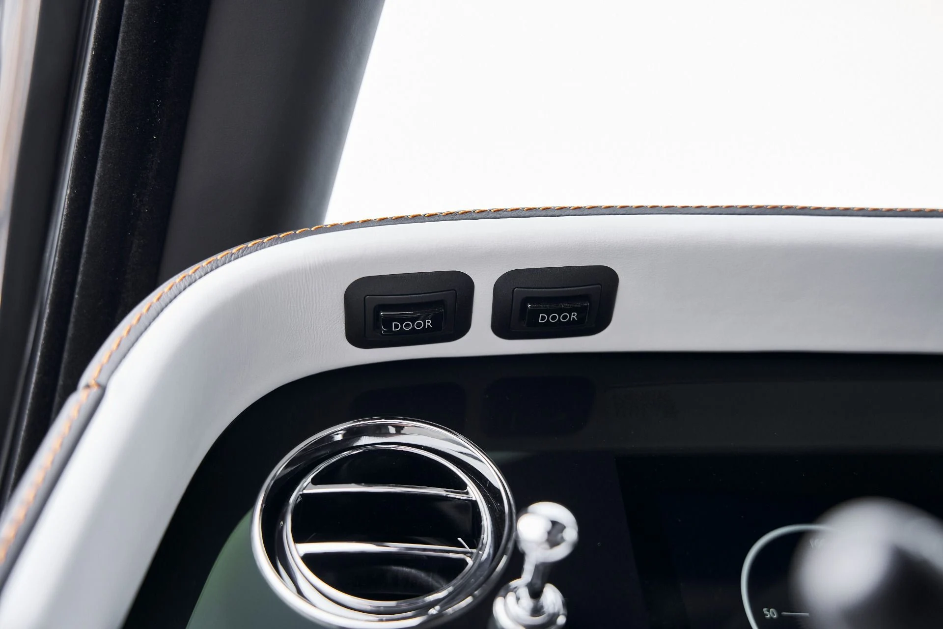 mph060_3856570946_Used_2026_Rolls_Royce_Cullinan_Base_1769135858_d01f19546b