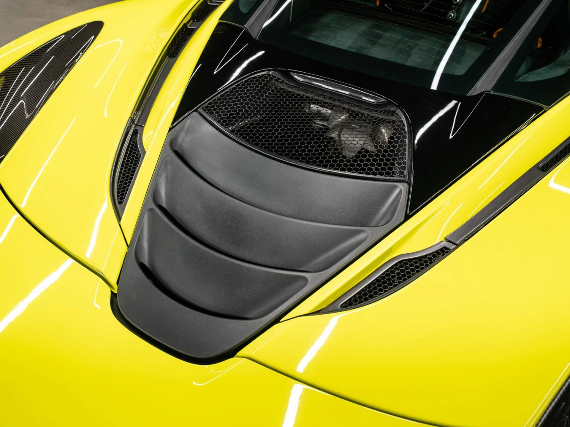 mph060_3916990295_mclaren_720s_2018_34b741a186