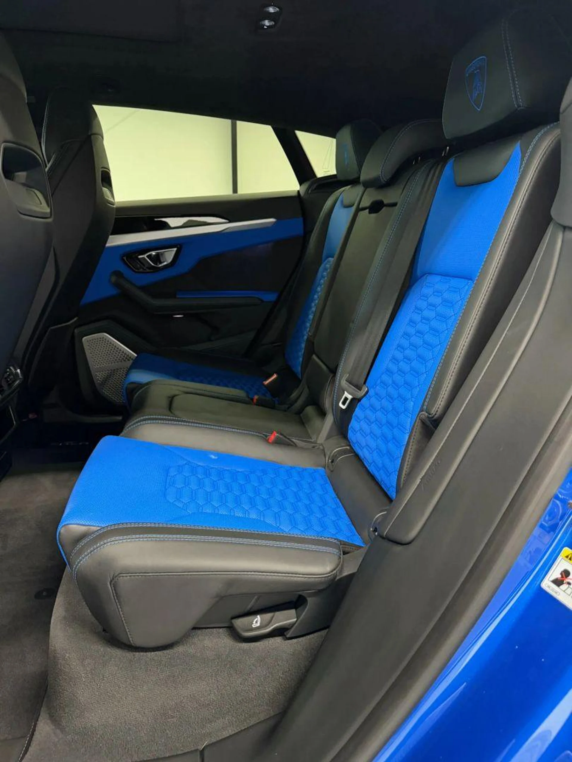 mph060_3917551452_Used_2019_Lamborghini_Urus_Sport_Utility_4_D_1784105704_ab119326c2