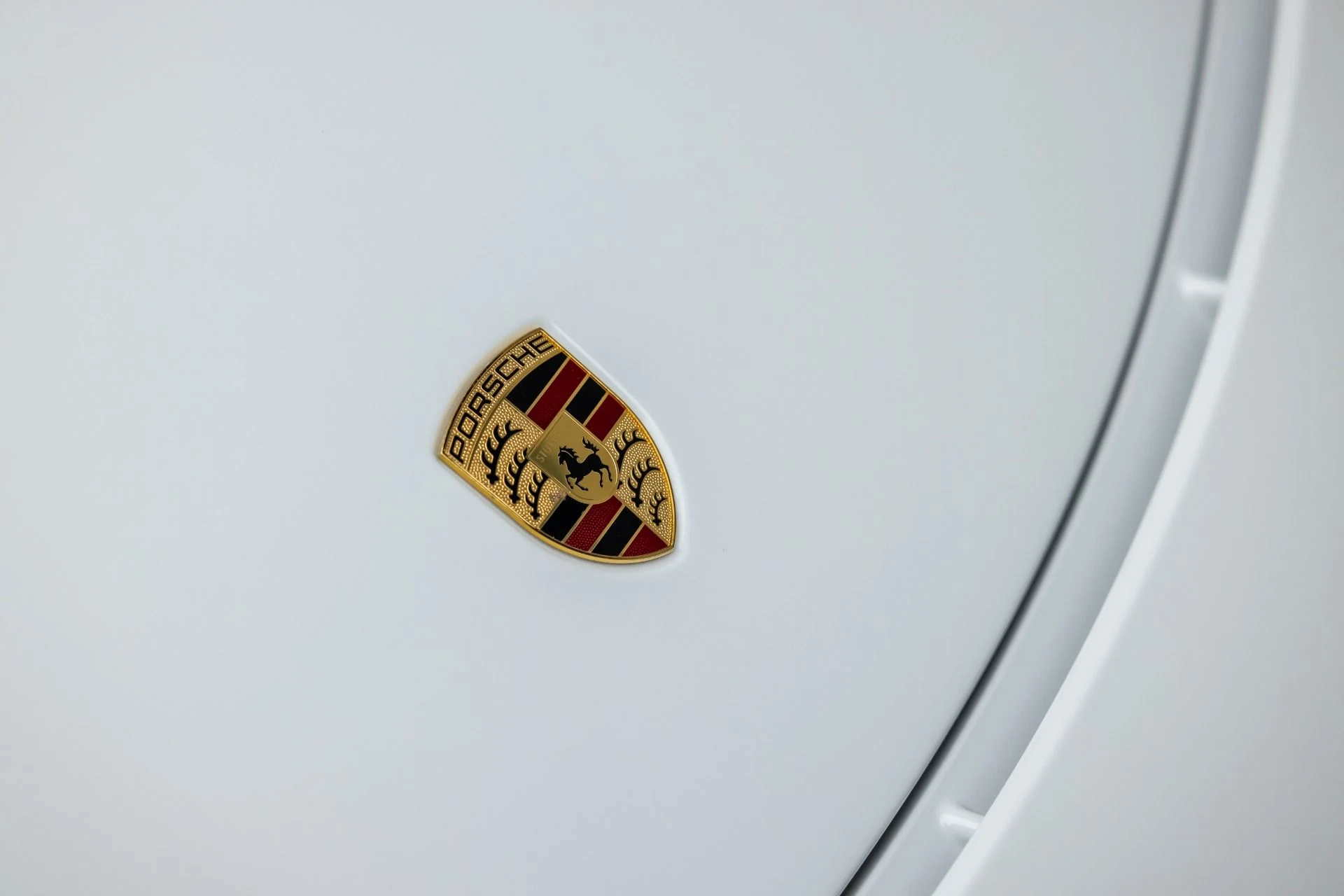 mph060_3983905339_Used_2015_Porsche_918_Spyder_1740676476_86a95f5d7a