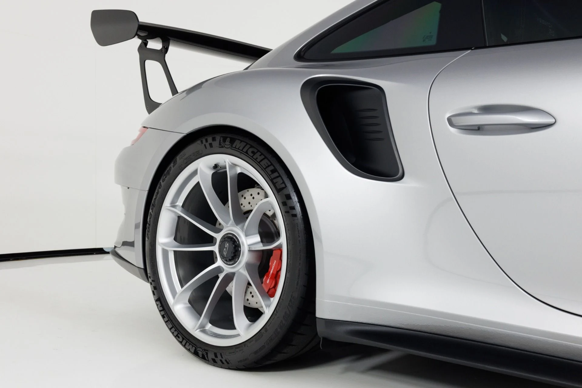 mph060_4003480422_Used_2019_Porsche_911_GT_3_RS_1778792364_f2b5c2801b