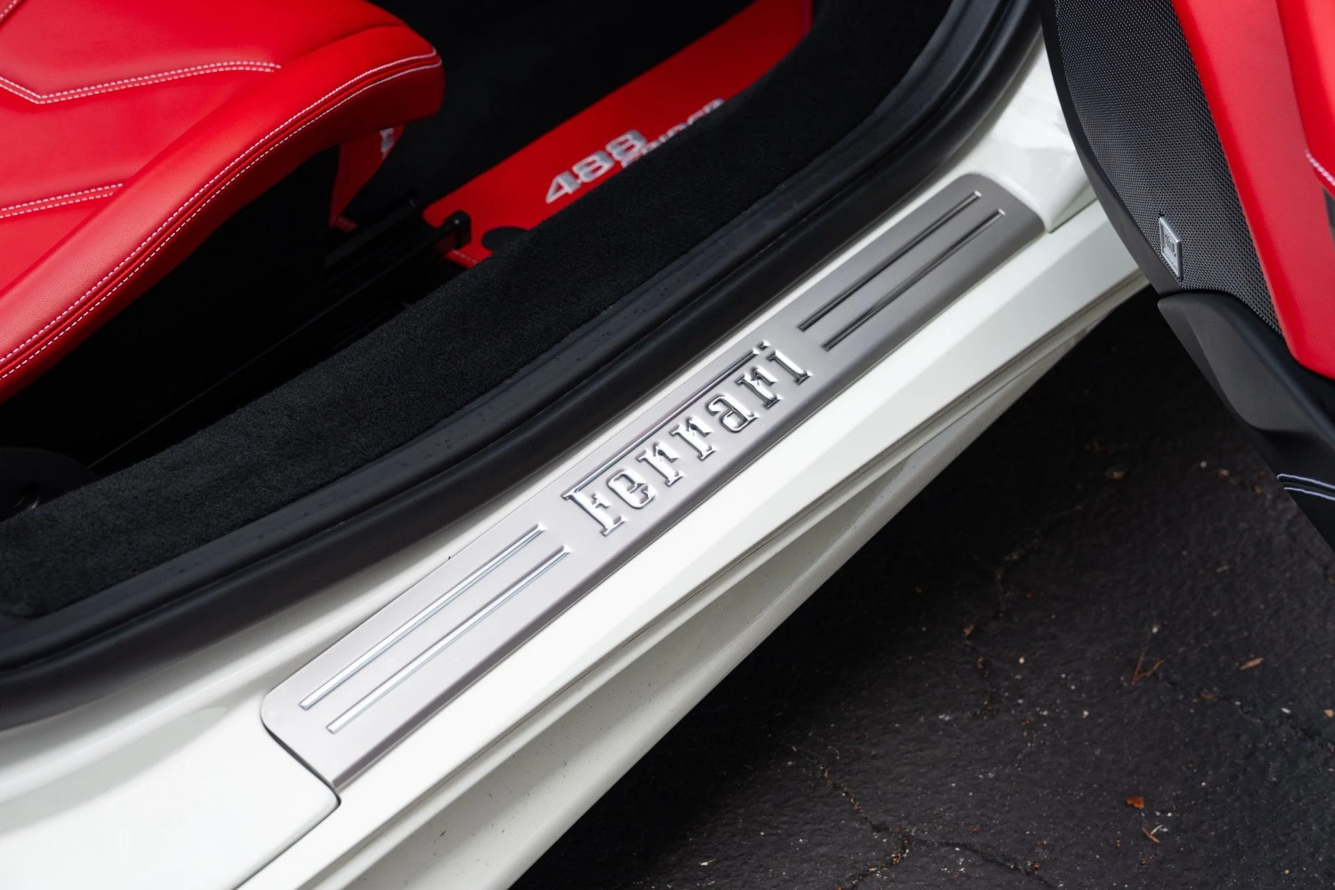 mph060_400395331_Used_2018_Ferrari_488_Spider_1779900992_bc27db217d