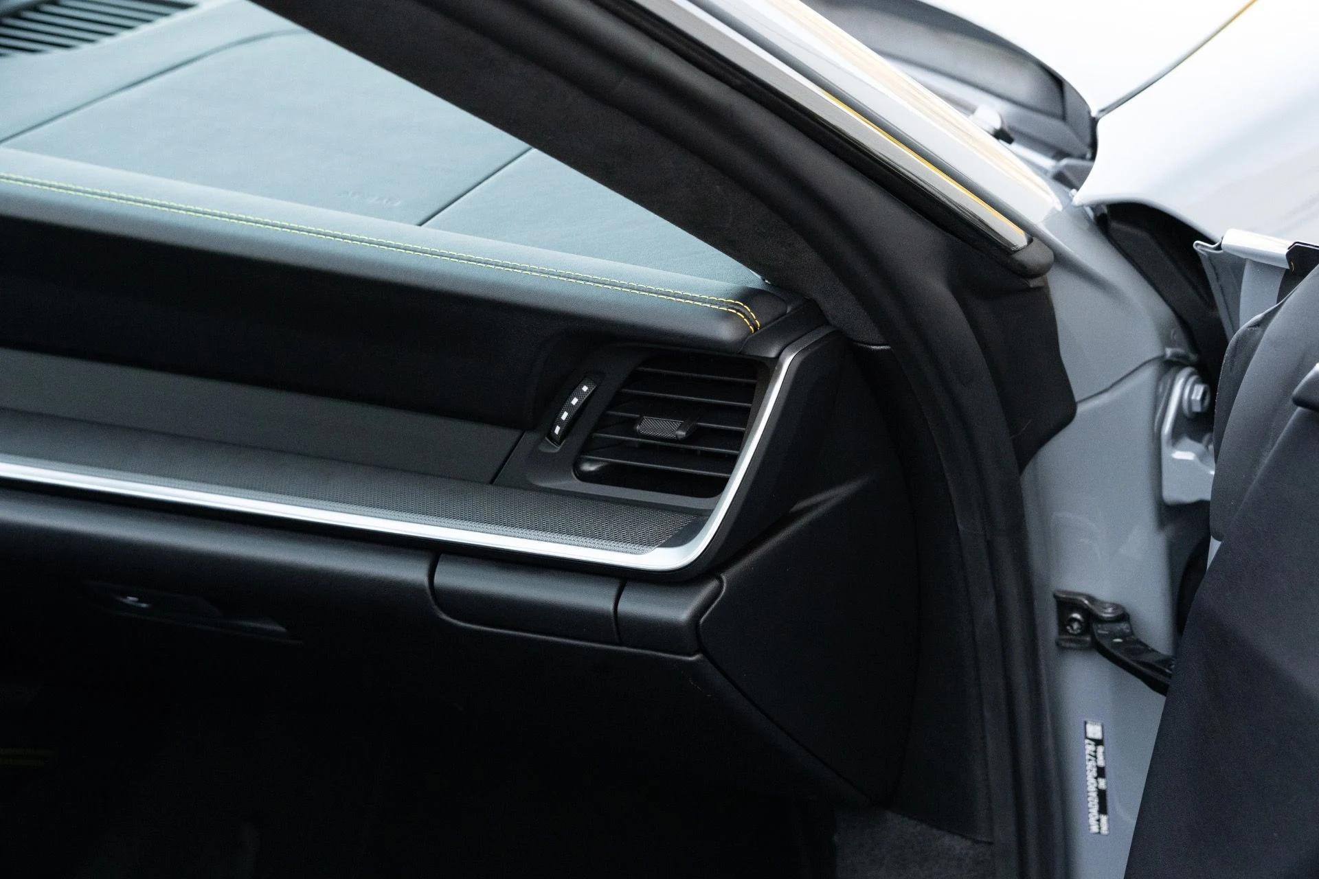 mph060_4040703123_Used_2023_Porsche_911_Turbo_1772073692_3b3f7c1d4f