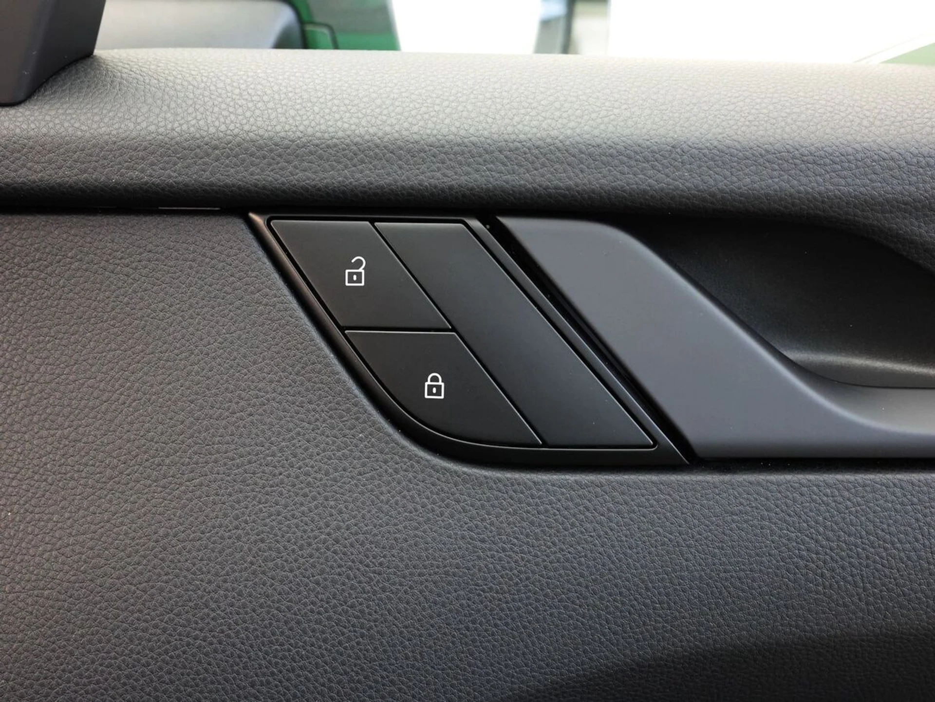 mph060_4042683640_63orga2ek73emip740giyc2xpq7t_26cbb0f6a8