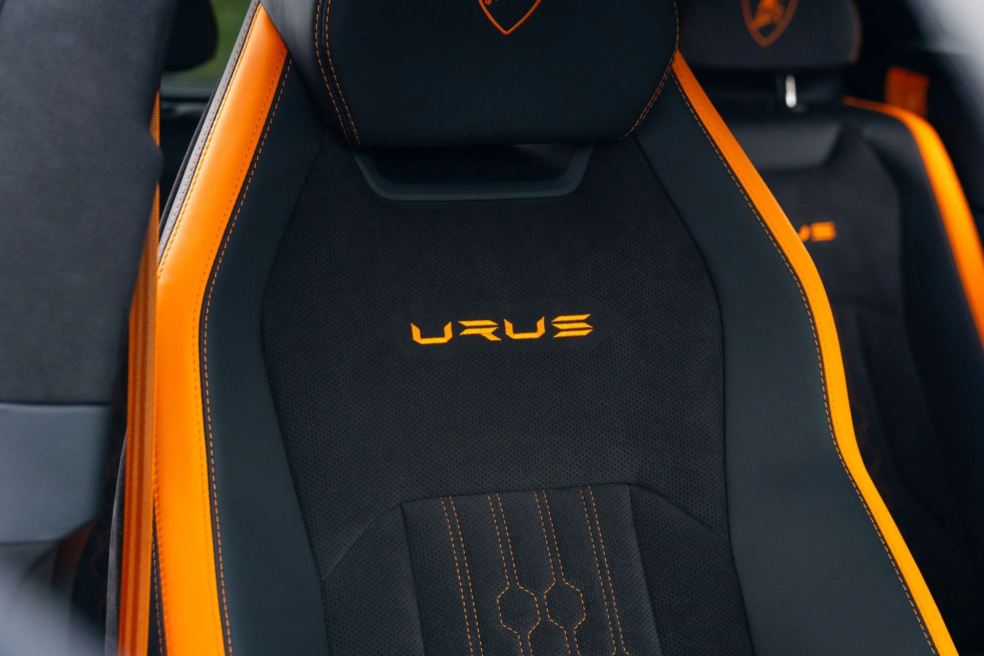 mph060_4096119050_Used_2024_Lamborghini_Urus_S_1773951175_10cc93808e