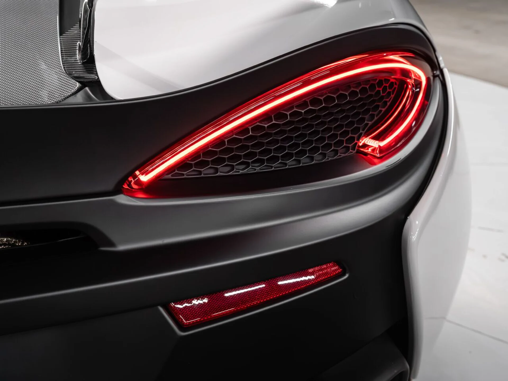 mph060_4113024000_mclaren_570s_2017_d230dc9d10