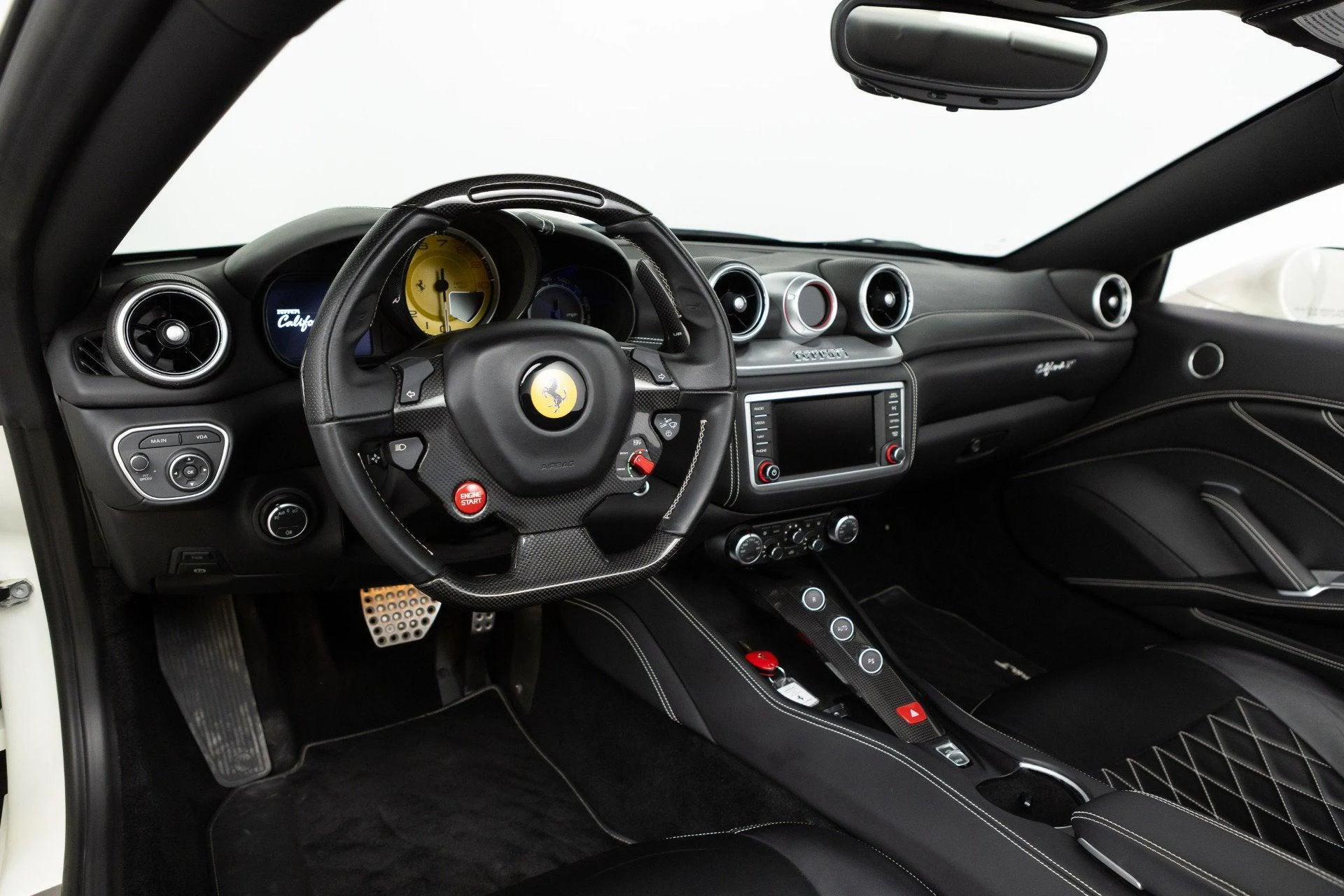 mph060_4117568601_Used_2016_Ferrari_California_T_1777368235_e14a004b27