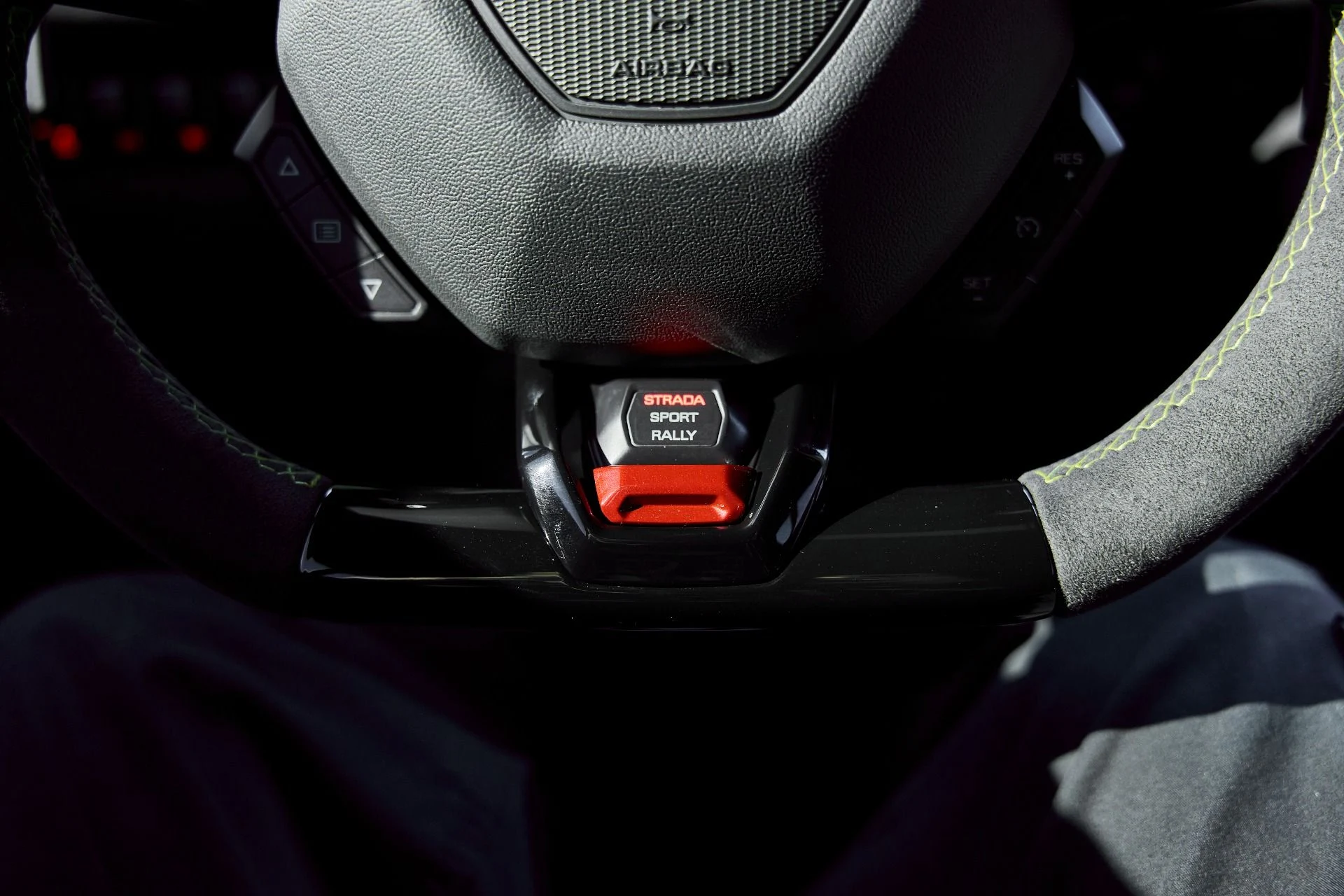 mph060_4121800426_Used_2024_Lamborghini_Huracan_Sterrato_Base_1767062489_2403429e46