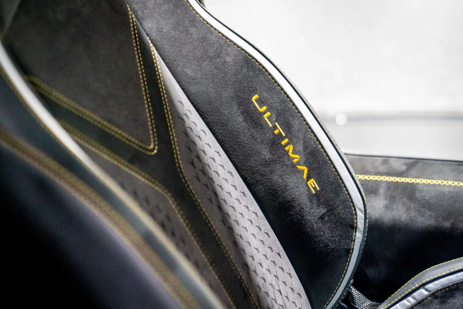 mph060_4161479970_Used_2022_Lamborghini_Aventador_LP_780_4_Ultimae_BLU_GLUACO_F1_Brilliant_Exhaust_1766165841_5ef60750b2