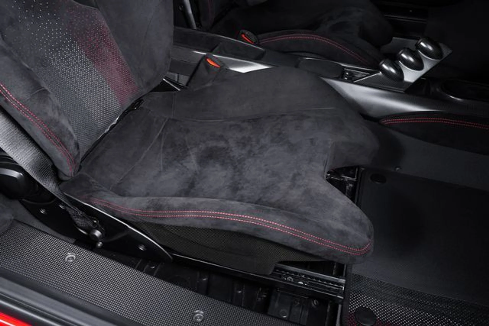 mph060_4197208827_9e6fde56c3e30e4f8736fa710386532ex_37e68e1eef