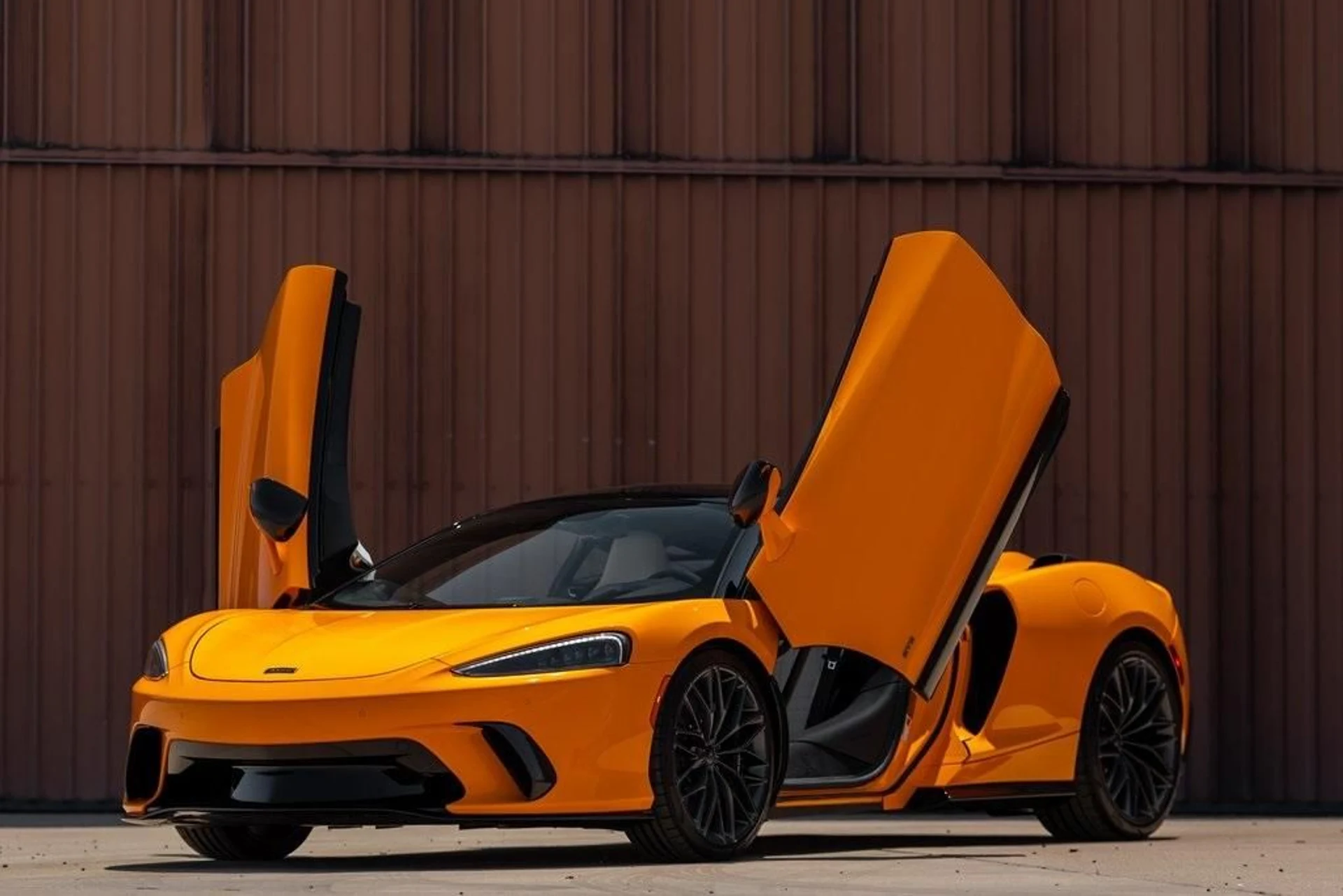 mph060_4211063336_Used_2025_MCLAREN_GTS_1721509548_aad4155664