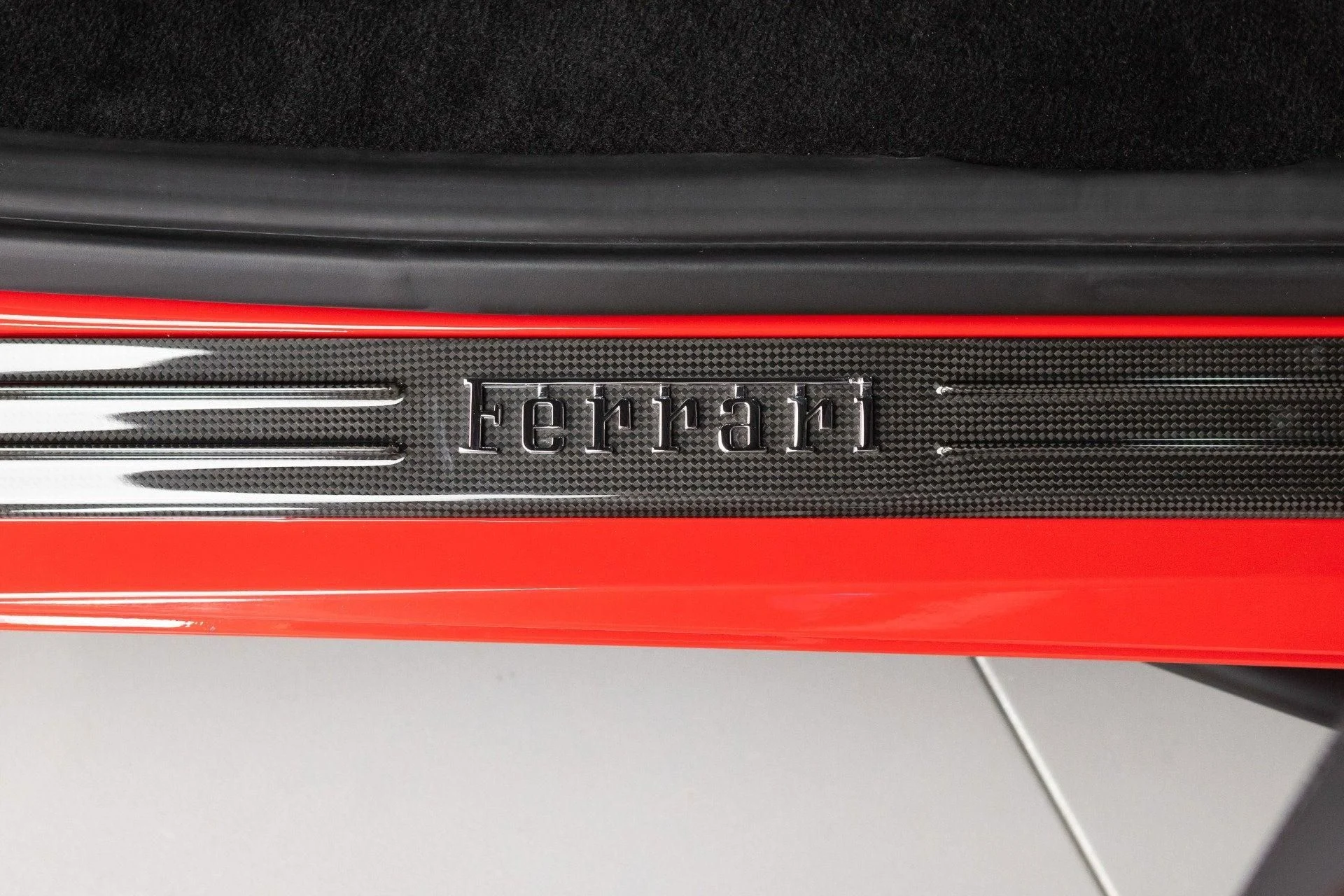 mph060_4225291428_Used_2020_Ferrari_F8_Tributo_1777367317_fea9d2d9d5