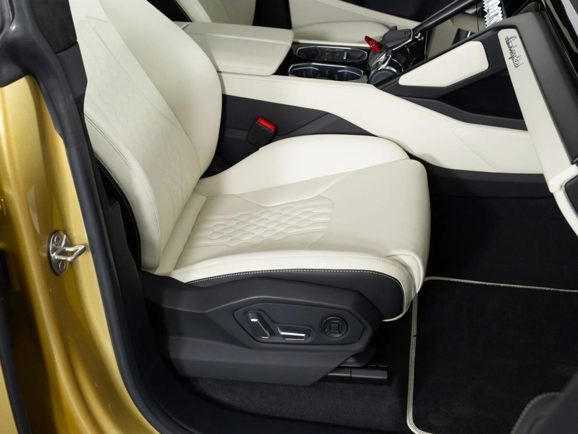 mph060_4235325820_Used_2023_Lamborghini_Urus_S_1784925072_23e2307b0d