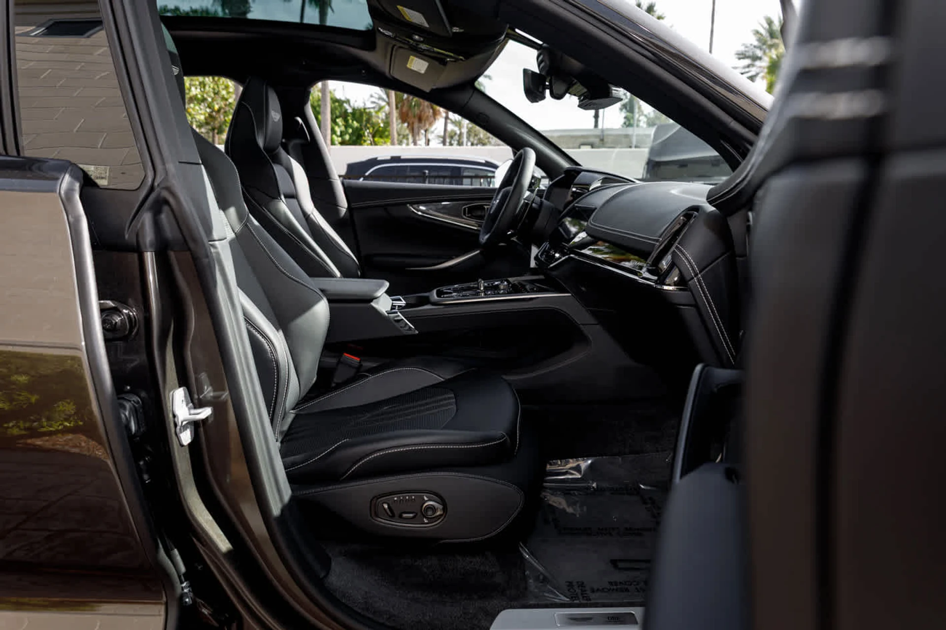 mph060_423641925_61_4f164970ce