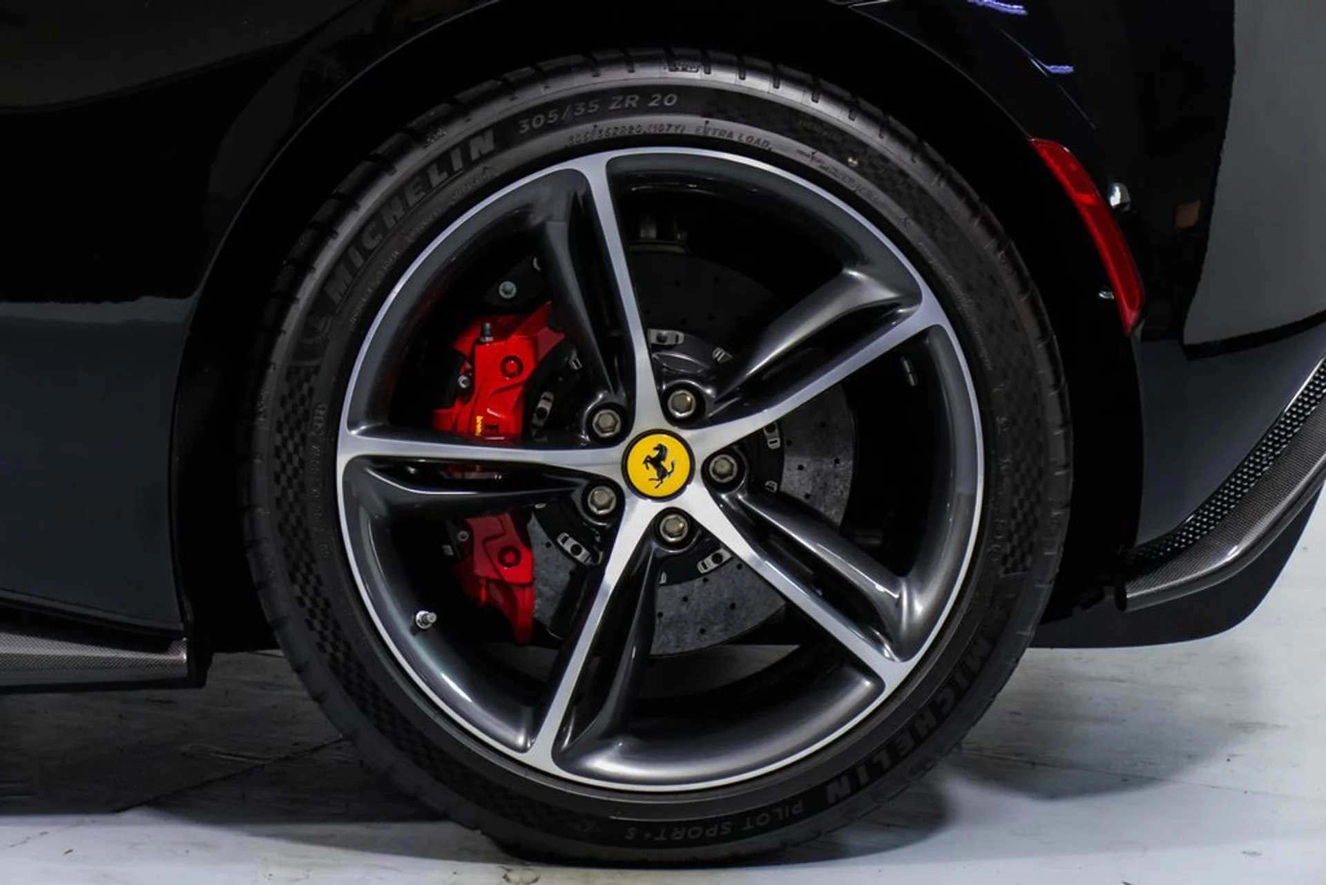 mph060_472473524_e5a706421c4616ac6e78025a953f3cd8x_f20b1dcbc2