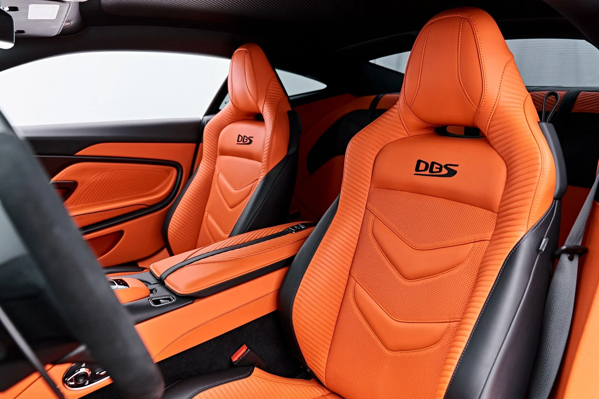 mph060_487021090_Used_2023_Aston_Martin_DBS_Ultimate_1787789485_f92cf7da92