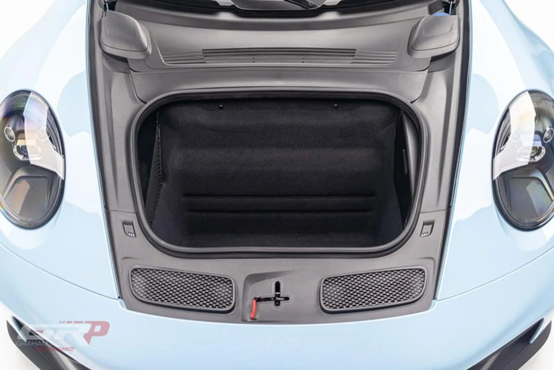 mph060_513296911_7_B3_FA_55_A_9_DF_0_48_B4_BFCE_8_FE_2_CAE_1_BA_6_E_e0389c3b85