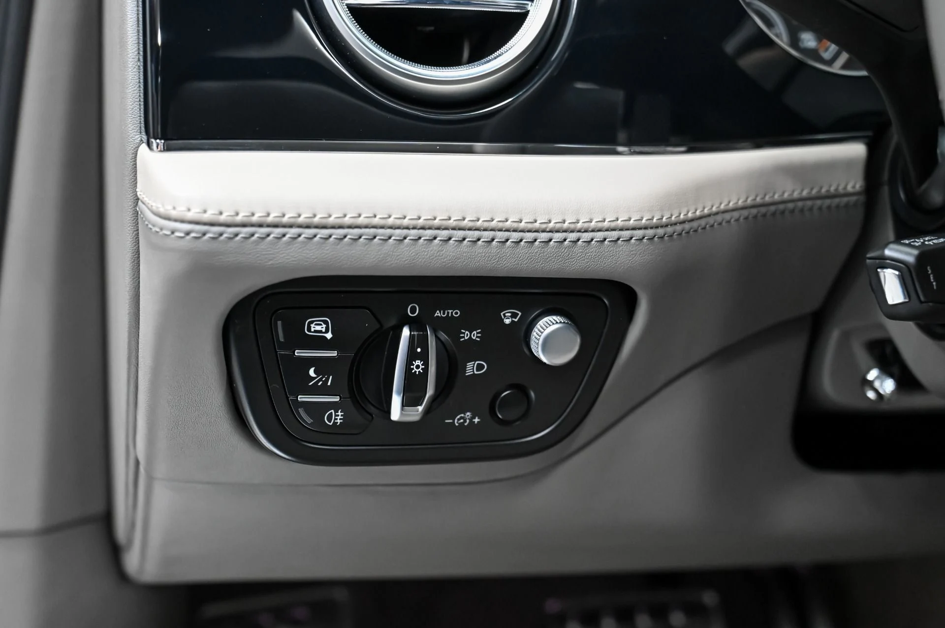 mph060_517589004_Used_2018_Bentley_Bentayga_Mulliner_1757711699_72c2c25152