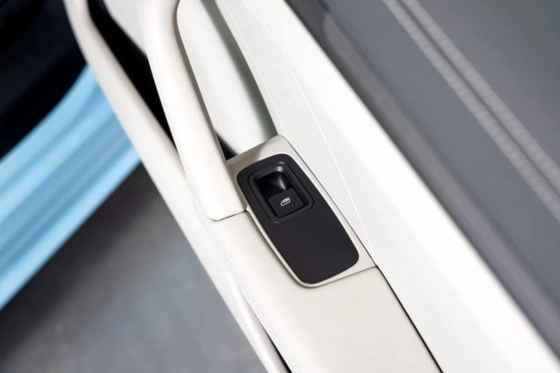 mph060_522119486_c4a7a6a8cd246952422b5ad78d7d5423x_c5db64a431