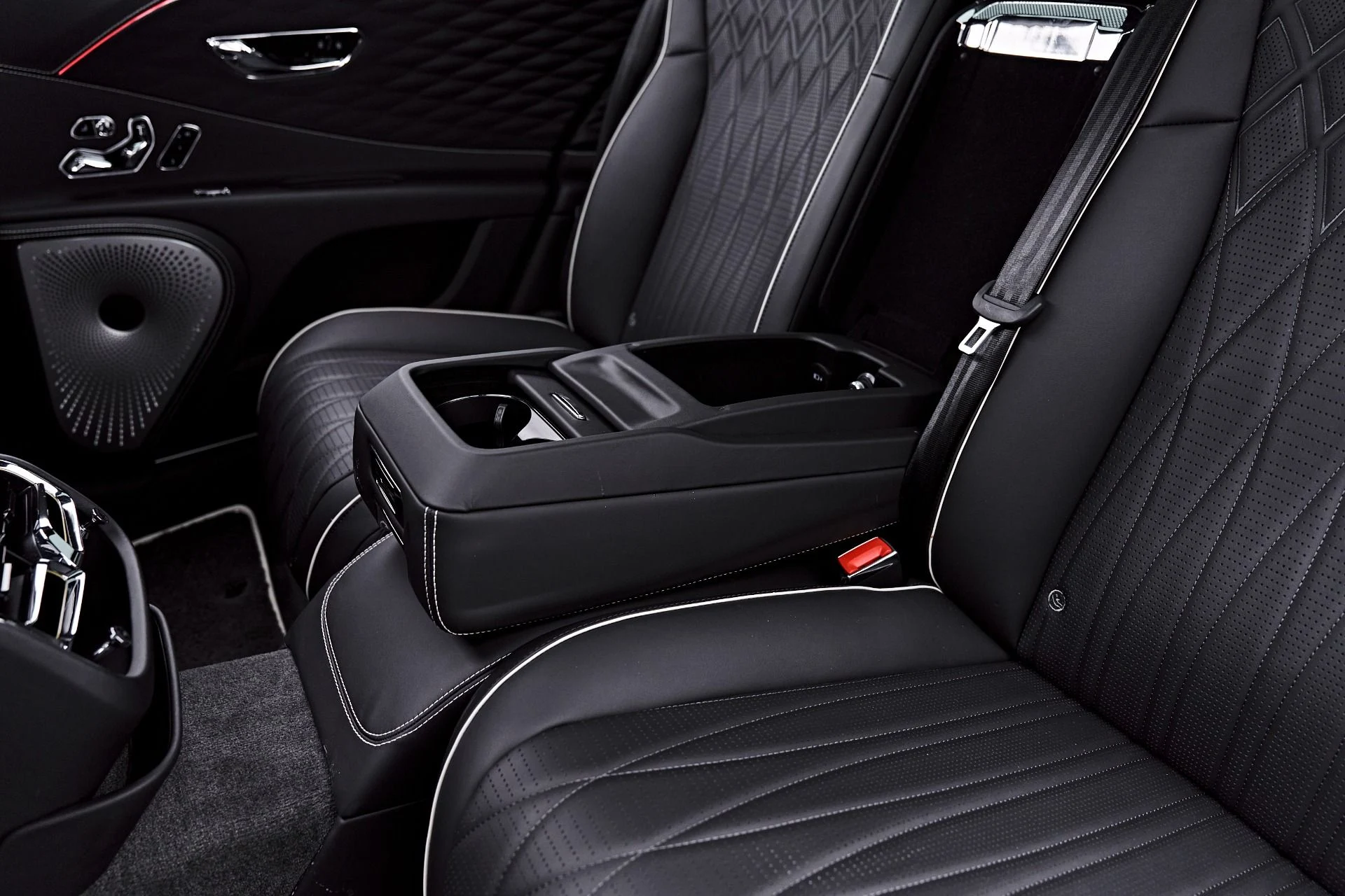 mph060_548063863_Used_2023_Bentley_Flying_Spur_V8_1789628134_39b28cf99b