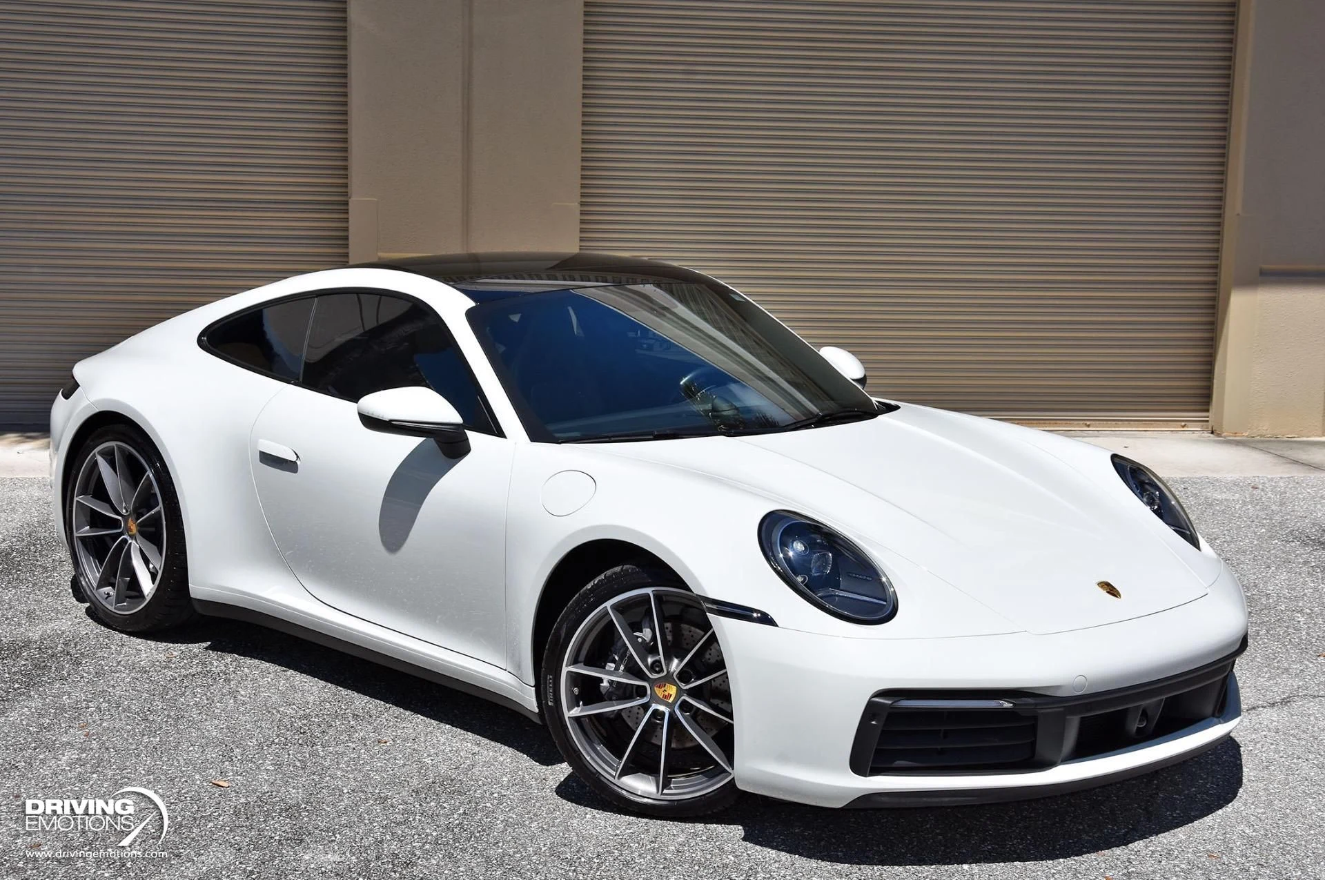 mph060_57092722_865_p61_l_782c5d0bca