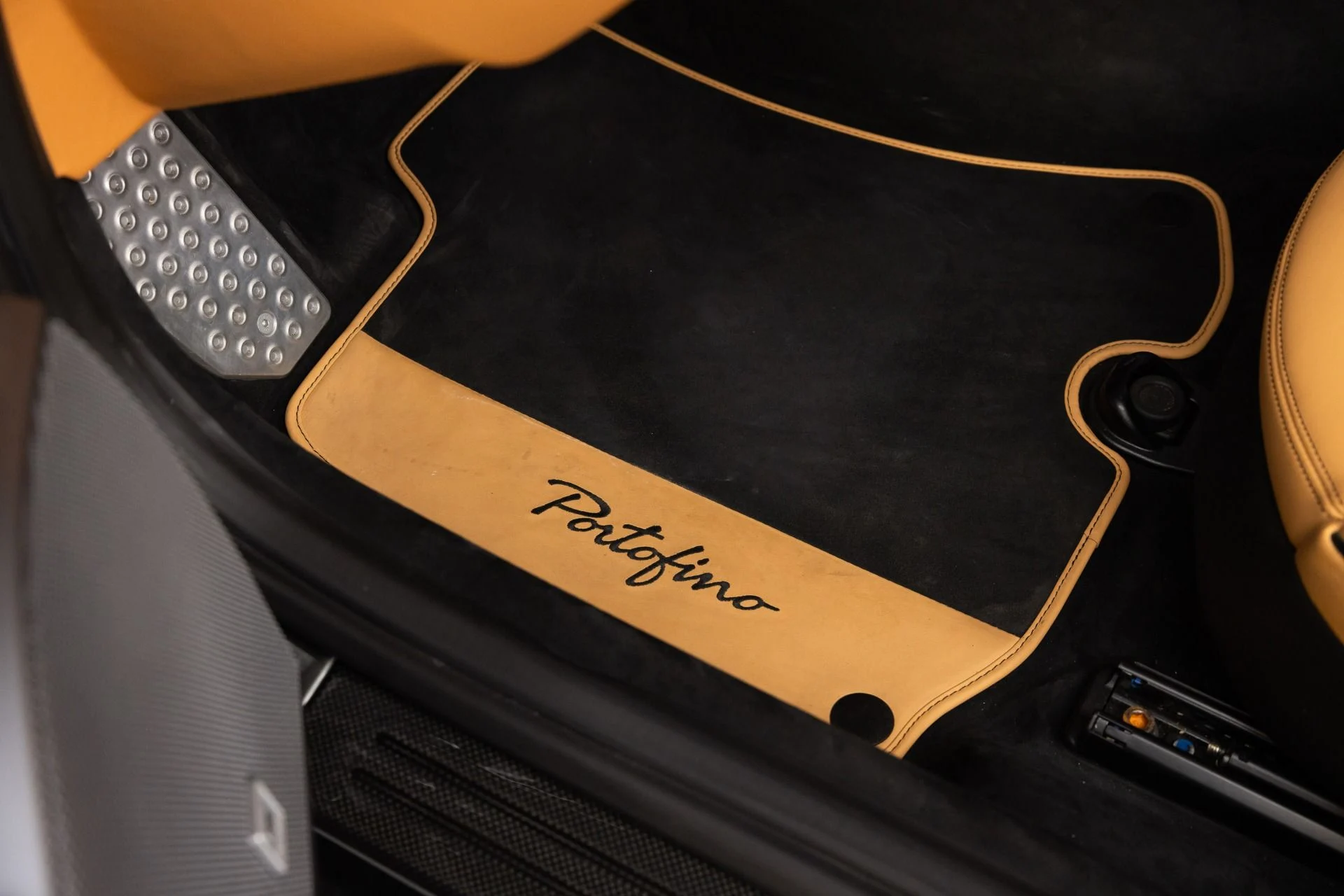 mph060_593320307_Used_2019_Ferrari_Portofino_1784318320_53c3005e1a