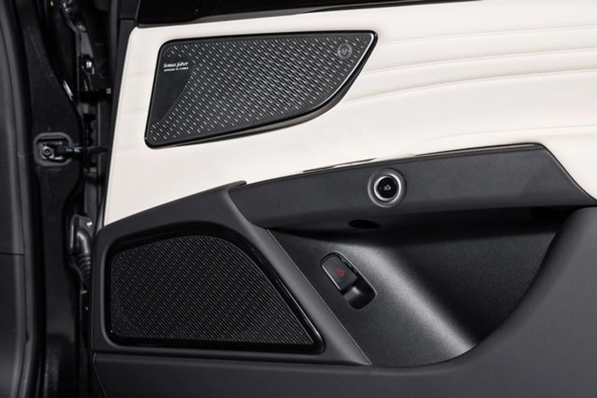 mph060_624658847_69f88486474248a9e82eba38b3552c5fx_ebabae80b6