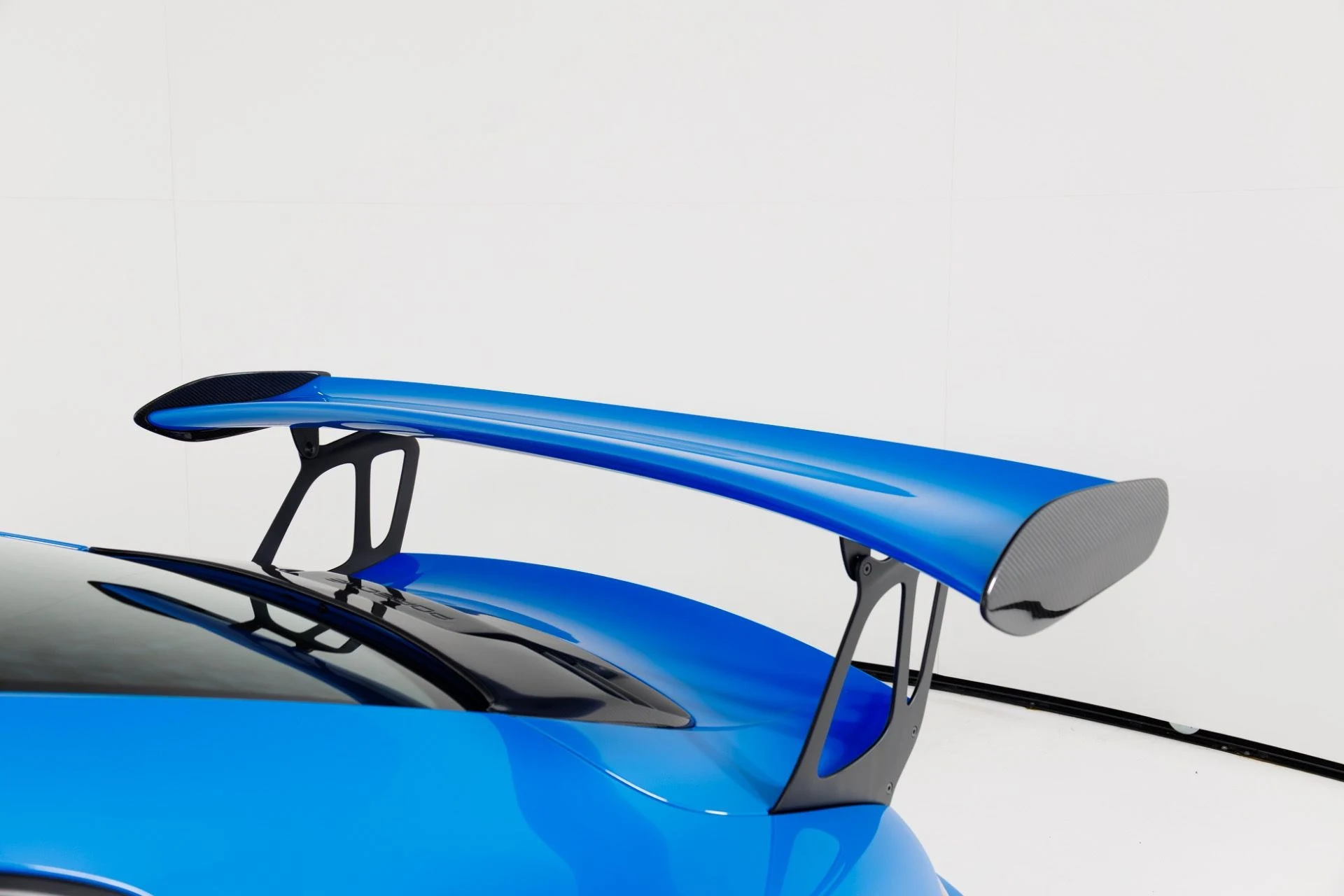 mph060_638149492_Used_2016_Porsche_911_GT_3_RS_1769037893_36a5fbda60