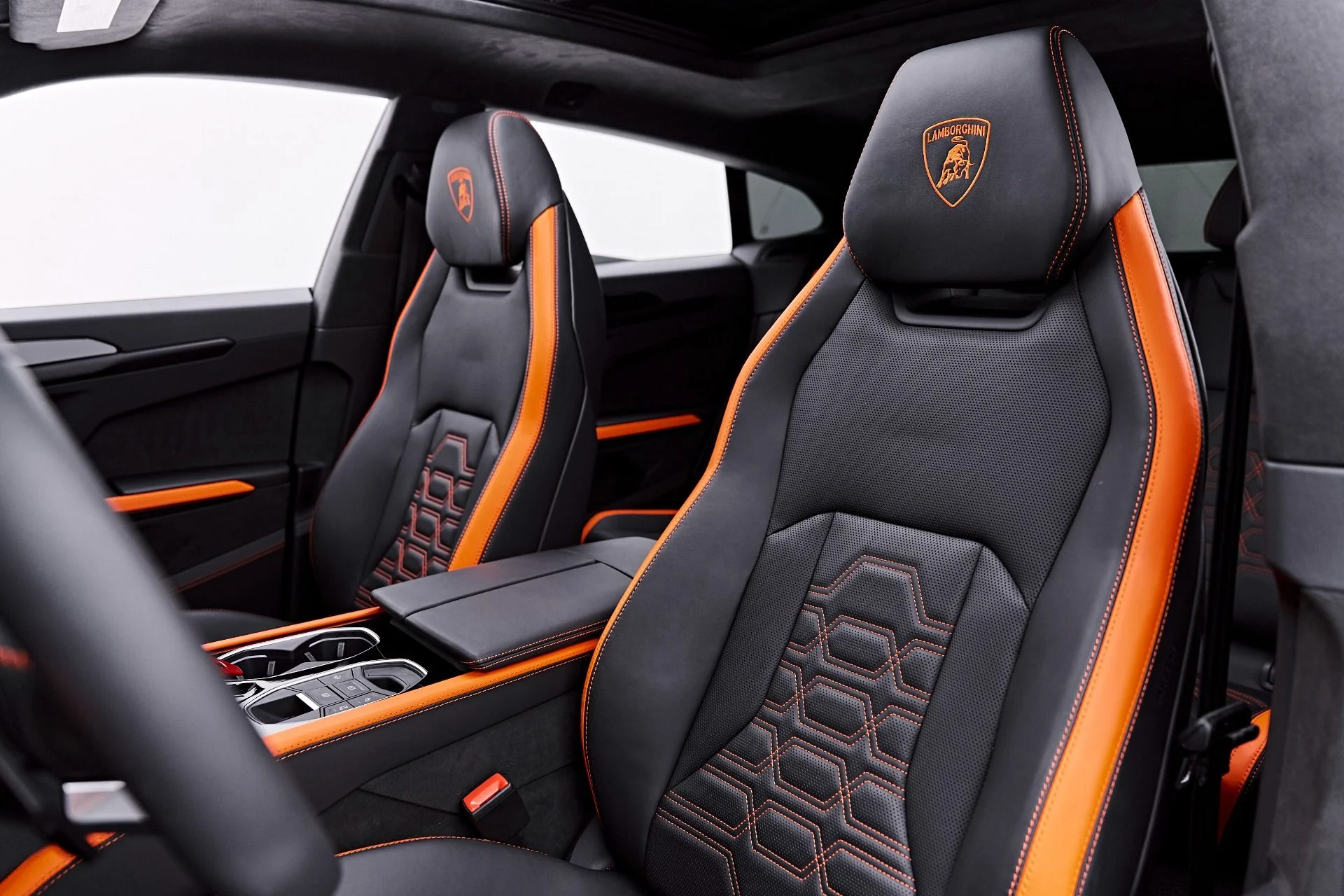 mph060_667637_Used_2025_Lamborghini_Urus_SE_1788282758_93cb0b30bb