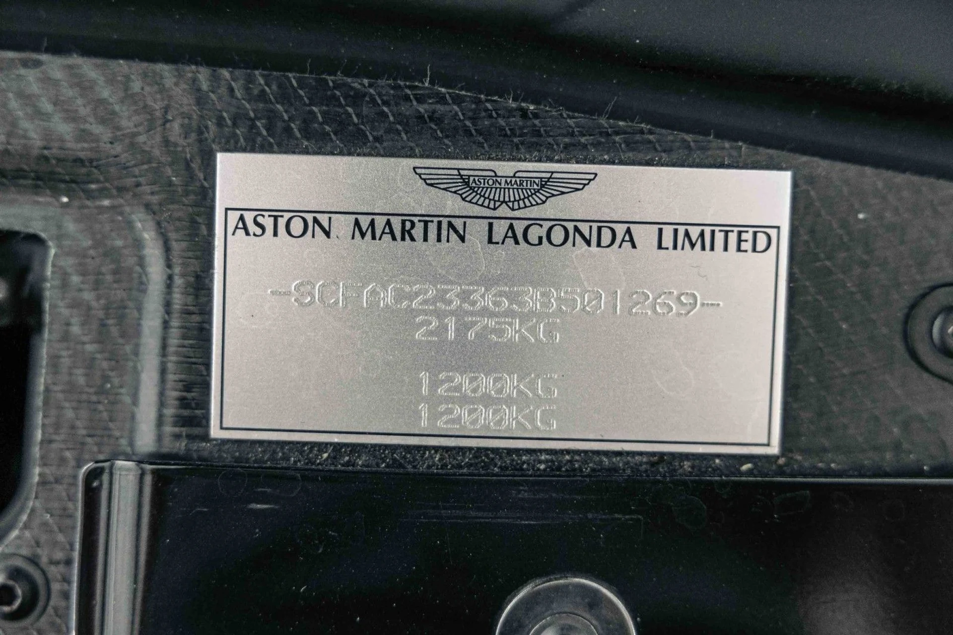 mph060_676928972_Ng_4038a63063