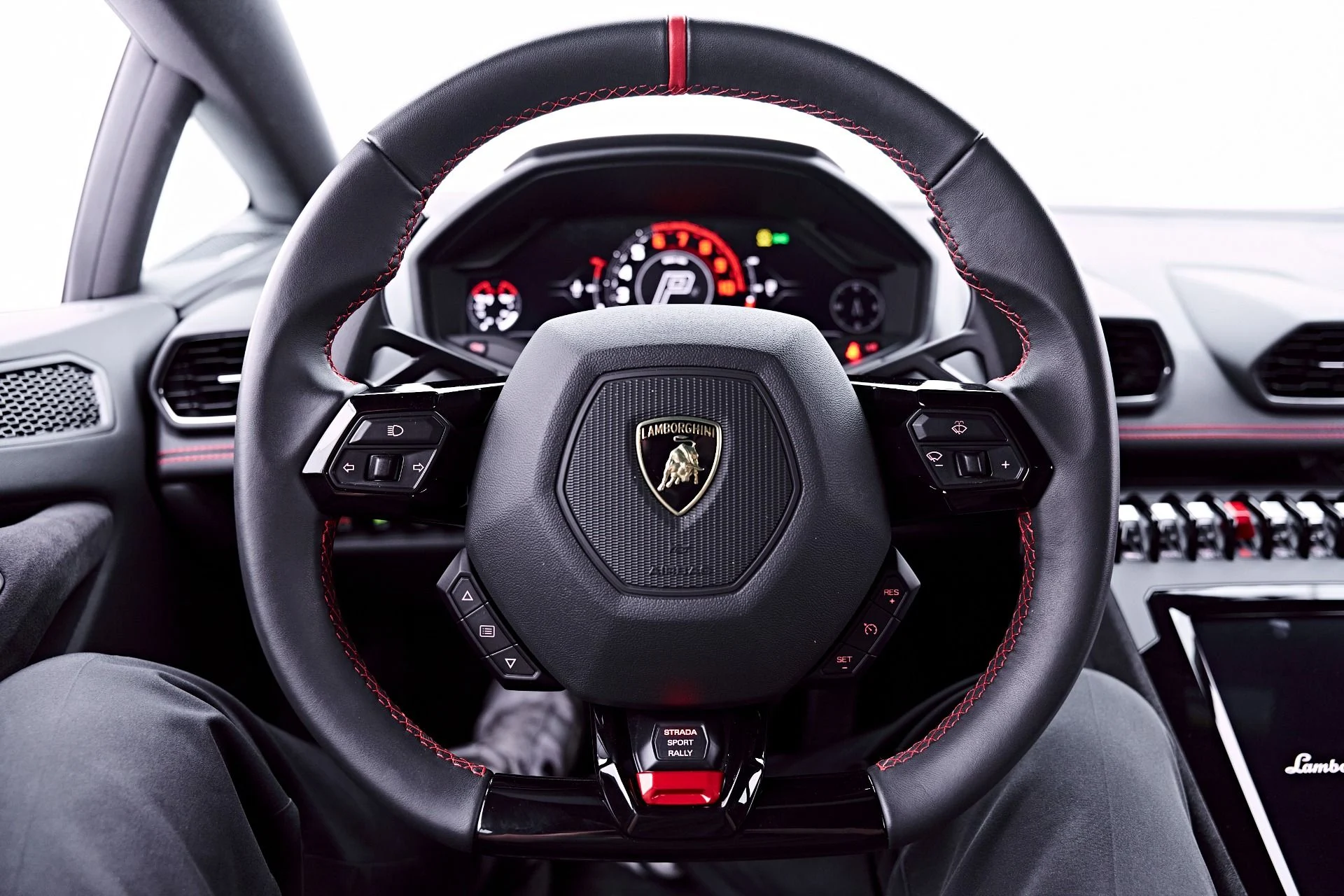 mph060_698344367_Used_2023_Lamborghini_Huracan_Sterrato_Base_1782841581_57ba464712