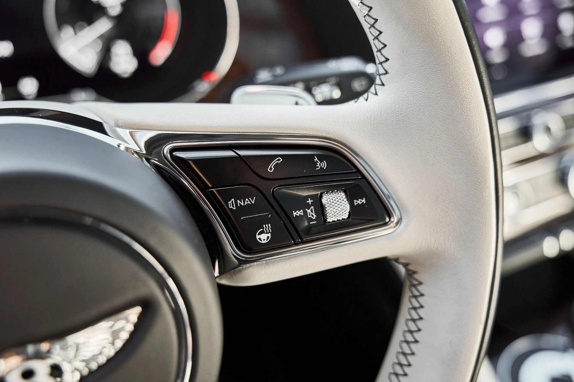 mph060_717448125_Used_2023_Bentley_Bentayga_EWB_Azure_1773968904_64d6348dad