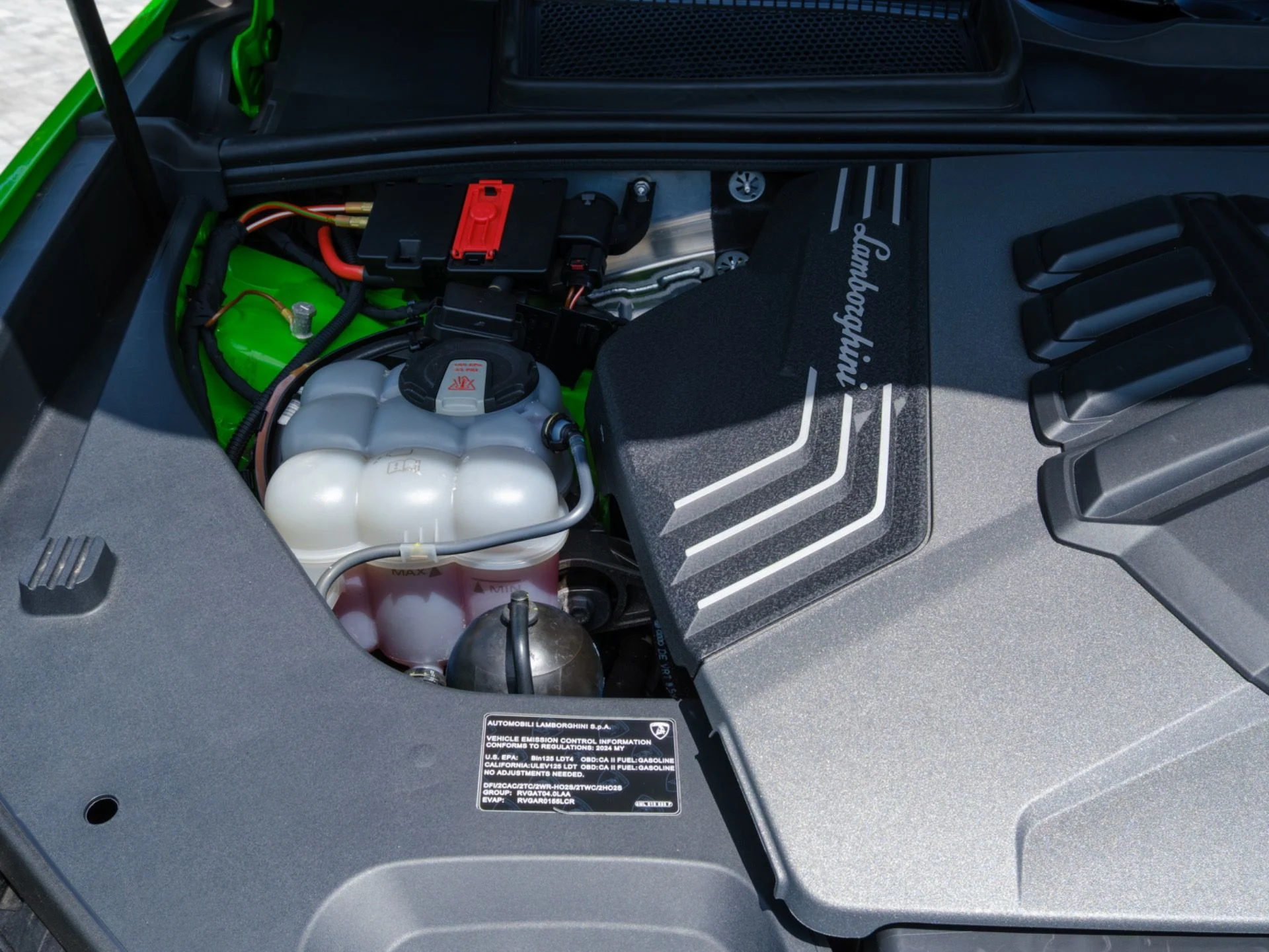 mph060_725551186_Used_2024_Lamborghini_Urus_S_1775489543_6257a8cea0