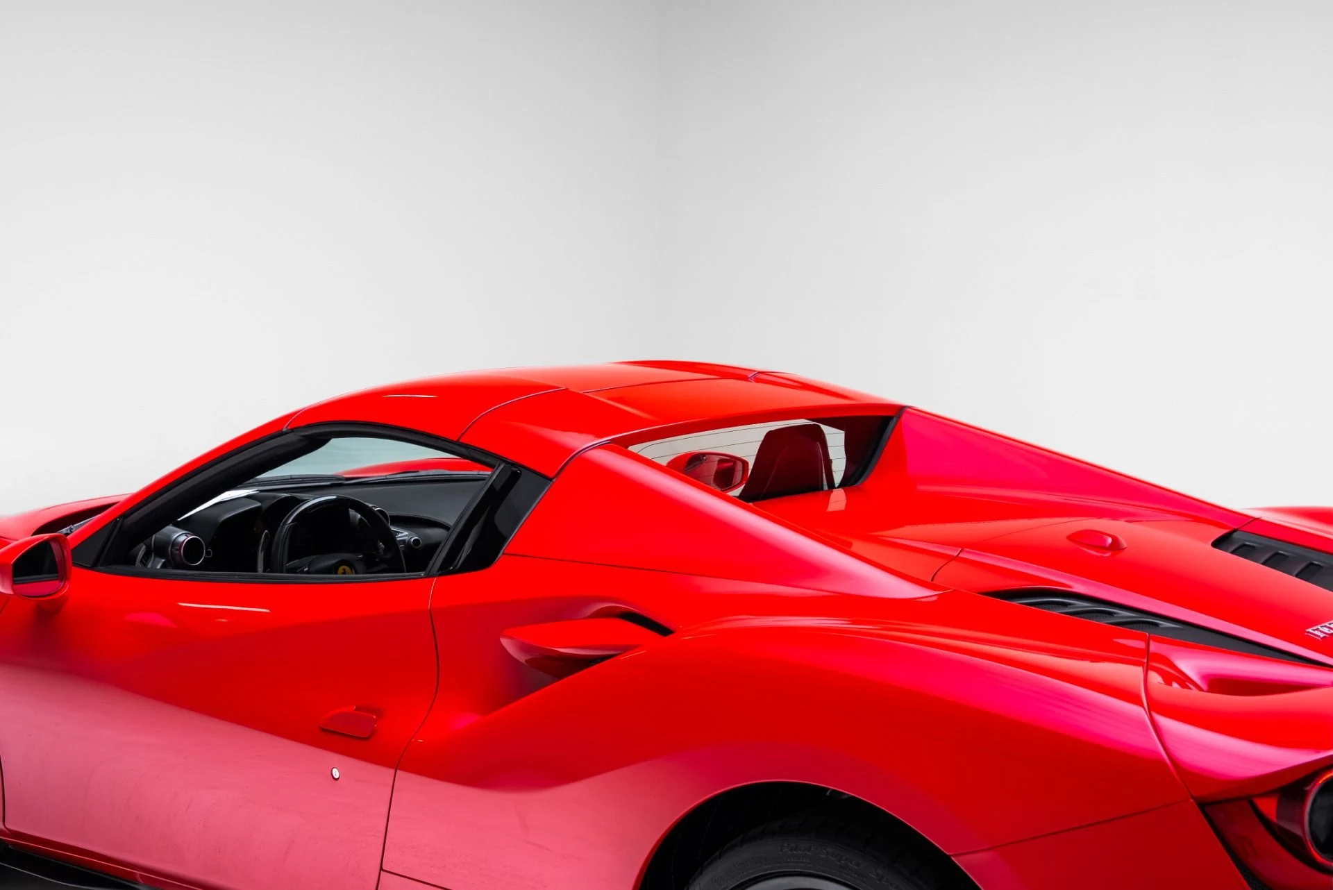 mph060_727457923_Used_2022_Ferrari_F8_Spider_1772060414_35582e838b