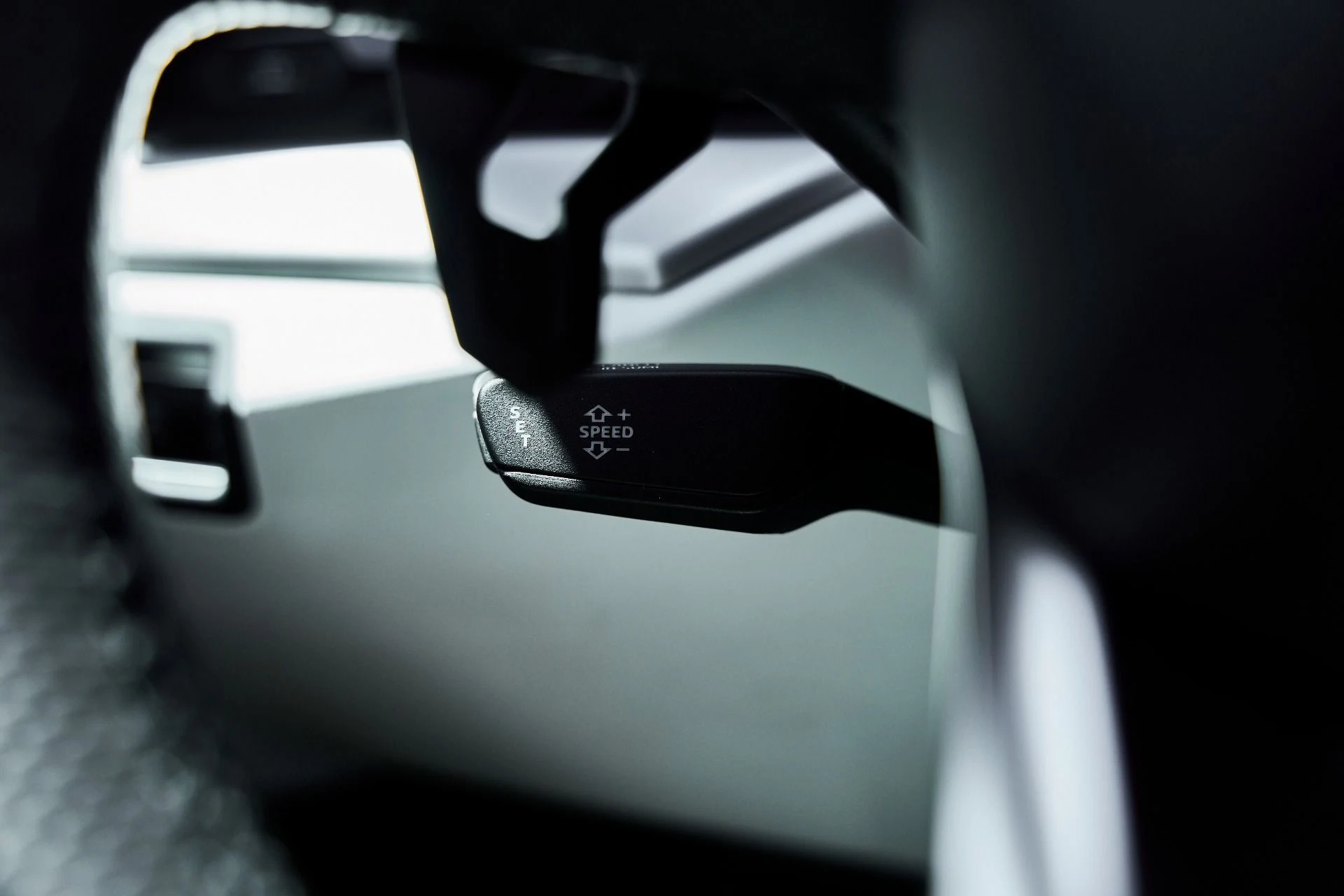 mph060_73090355_Used_2019_Lamborghini_Urus_Base_1776301906_fcb4068f72