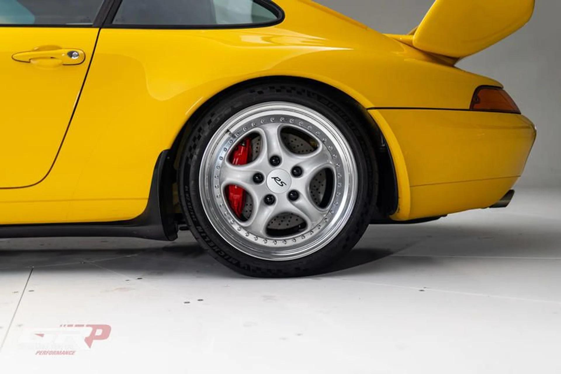 mph060_732215212_F56_CE_3_B8_A7_A2_4096_BD_53_1_E3498_FC_00_ED_2f25e2ec75