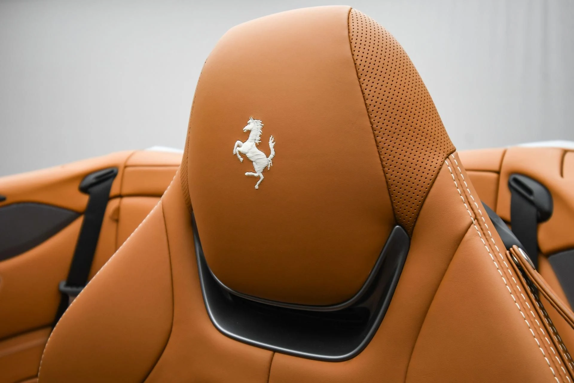 mph060_73341892_Used_2021_Ferrari_Portofino_Convertible_1754553973_7fa5445379