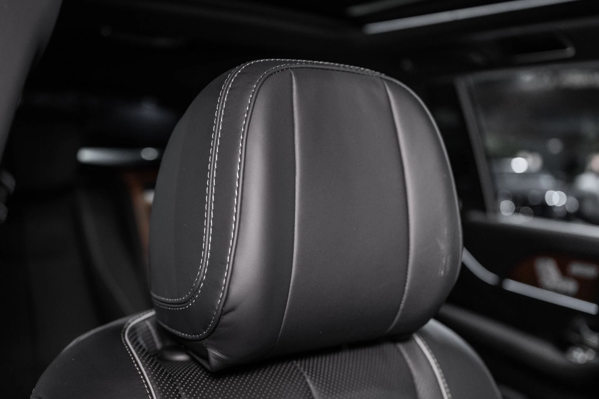 mph060_756871568_Used_2023_Mercedes_Benz_GLS_Maybach_GLS_600_1762355740_8ff9723397