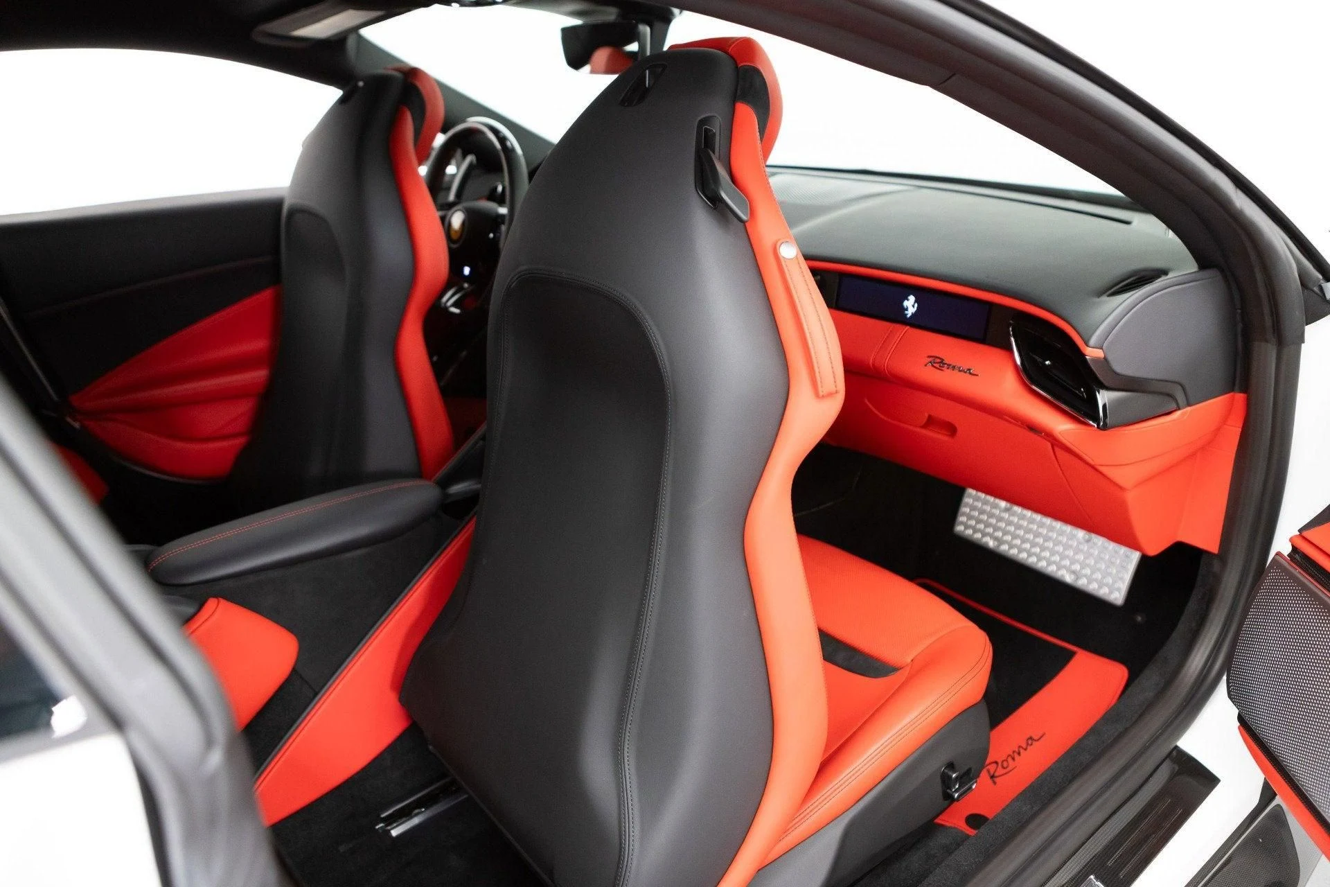 mph060_777231028_Used_2024_Ferrari_Roma_1777368645_7b8fb41210