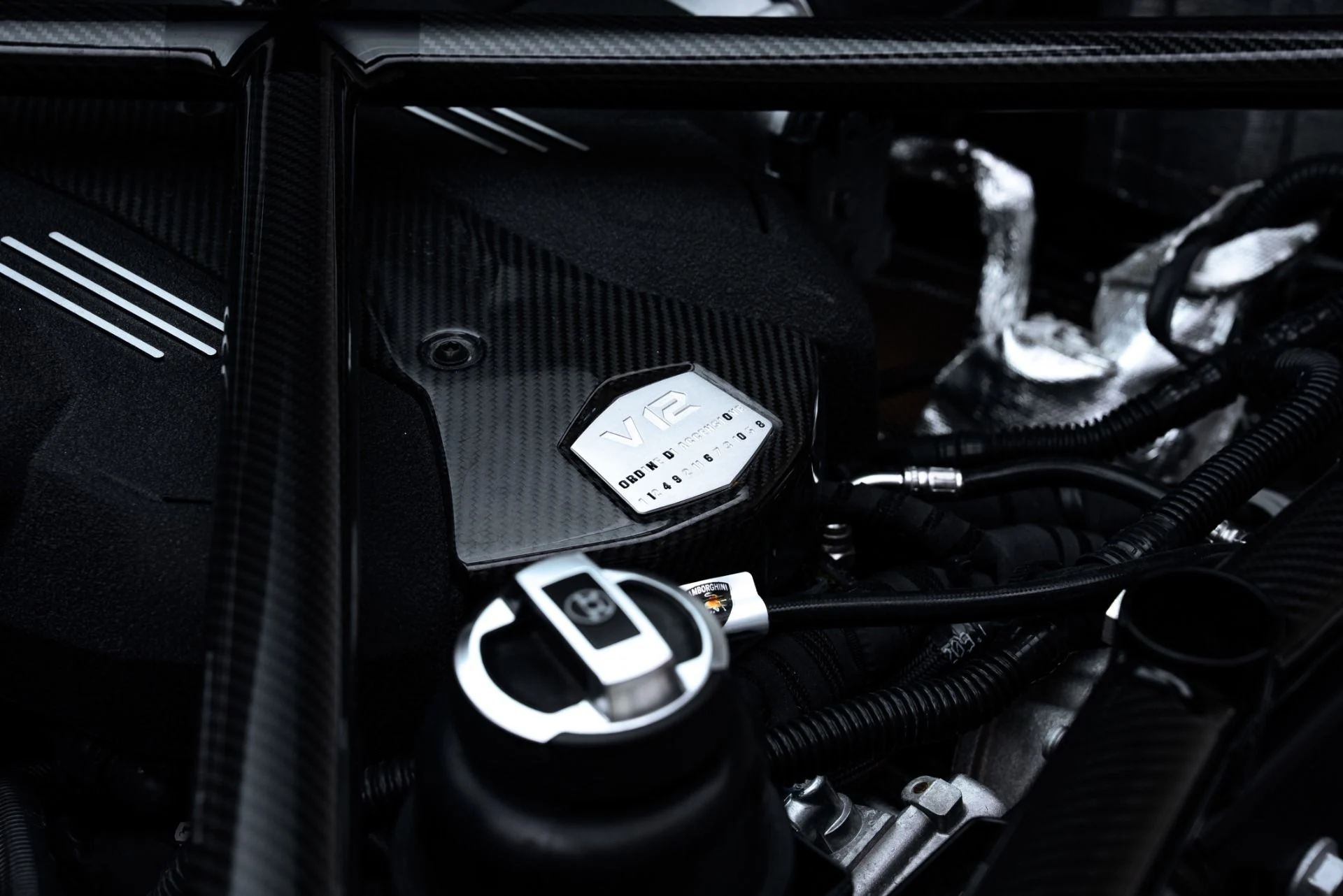 mph060_7831358_Used_2016_Lamborghini_Aventador_SV_1775078114_fab62c459e