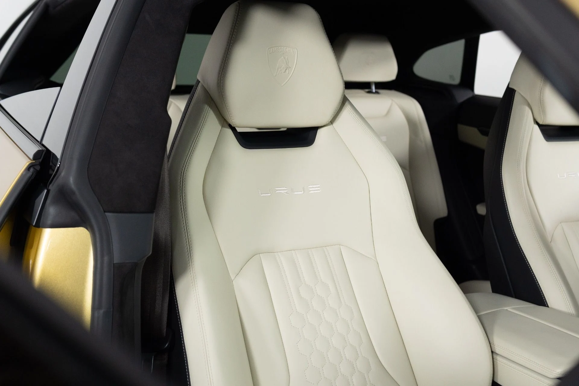 mph060_813233020_Used_2023_Lamborghini_Urus_S_1781741186_751440084d
