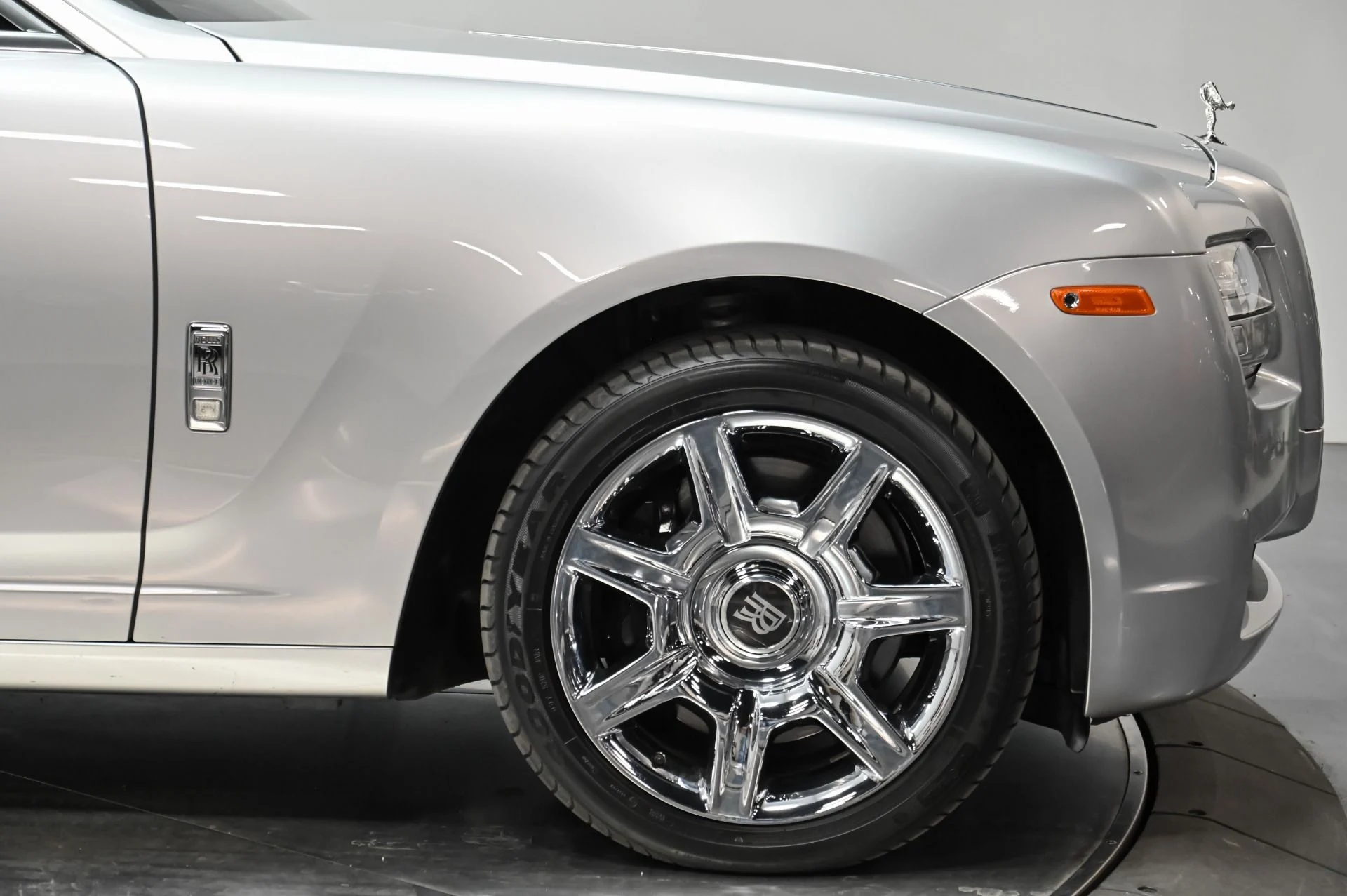 mph060_817344398_Used_2012_Rolls_Royce_Ghost_1757528739_1a07af2f24